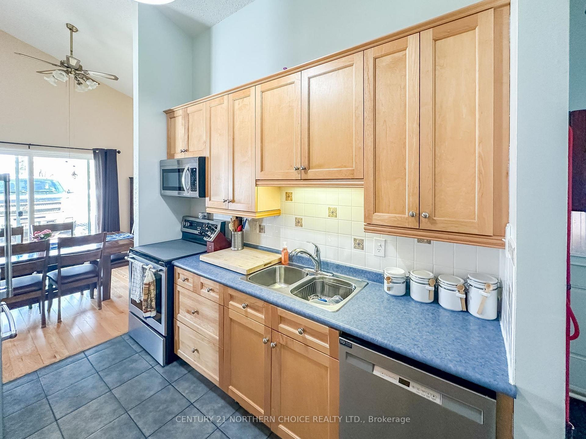 Photo 2 of 316 May Avenue, Kenora, Keewatin — HOMEH