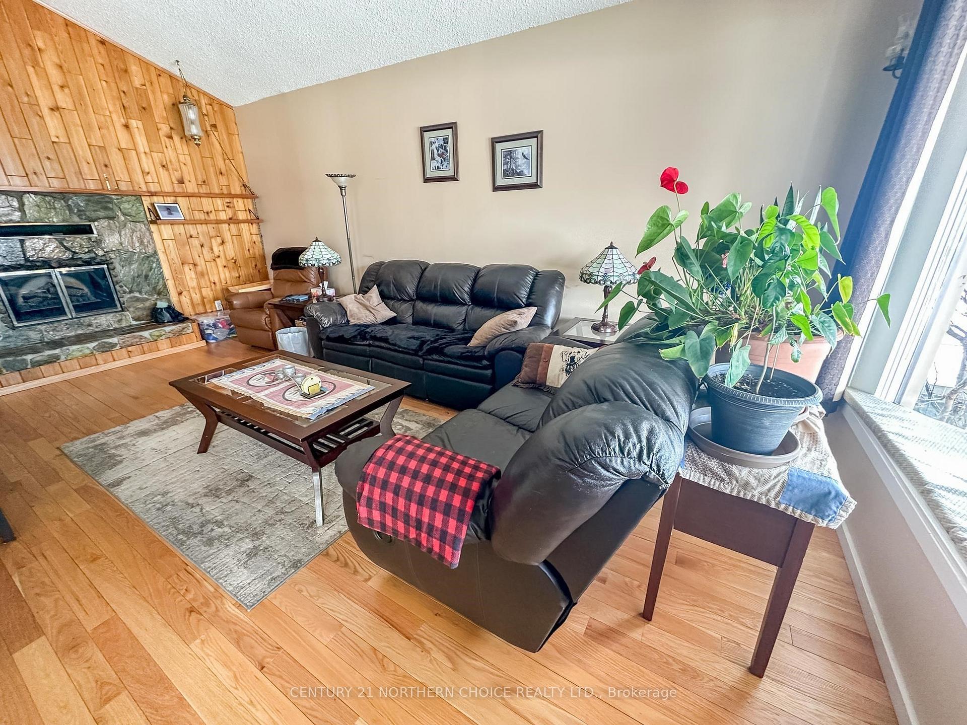 Photo 14 of 316 May Avenue, Kenora, Keewatin — HOMEH