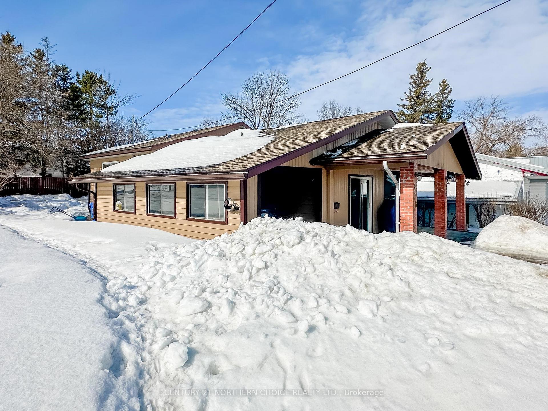 Photo 29 of 316 May Avenue, Kenora, Keewatin — HOMEH