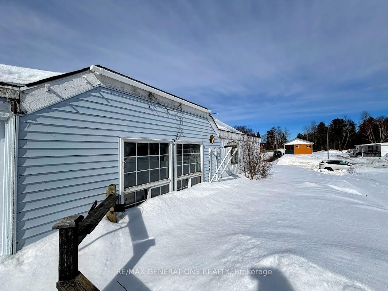 Photo 6 of 20 Coveney Street, Marathon — HOMEH