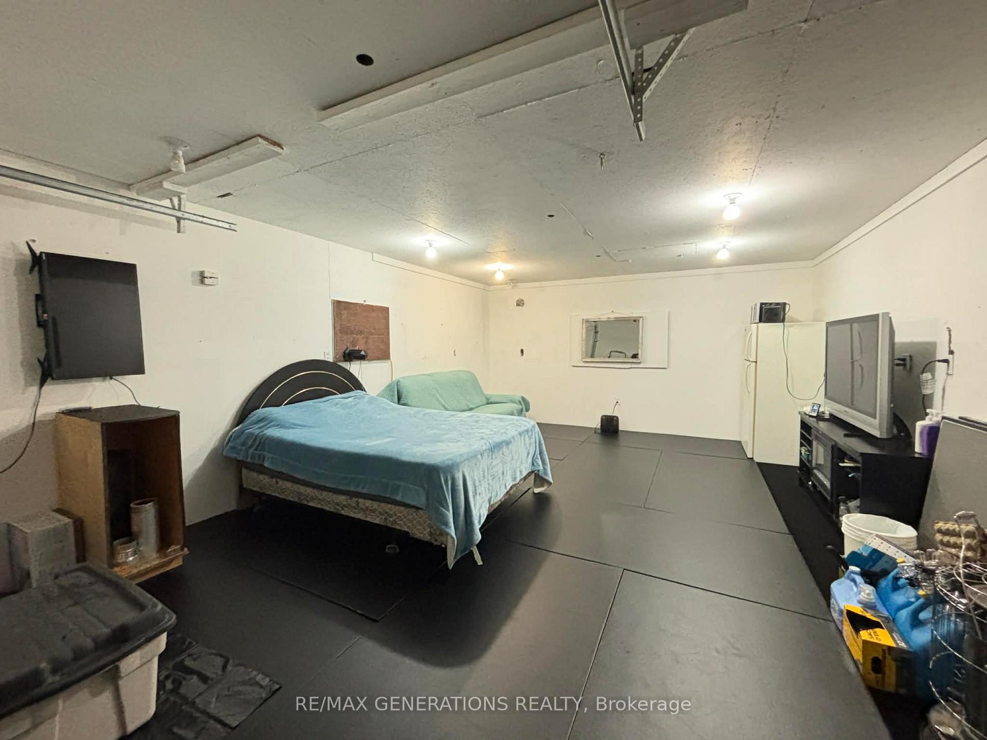 Photo 17 of 20 Coveney Street, Marathon — HOMEH