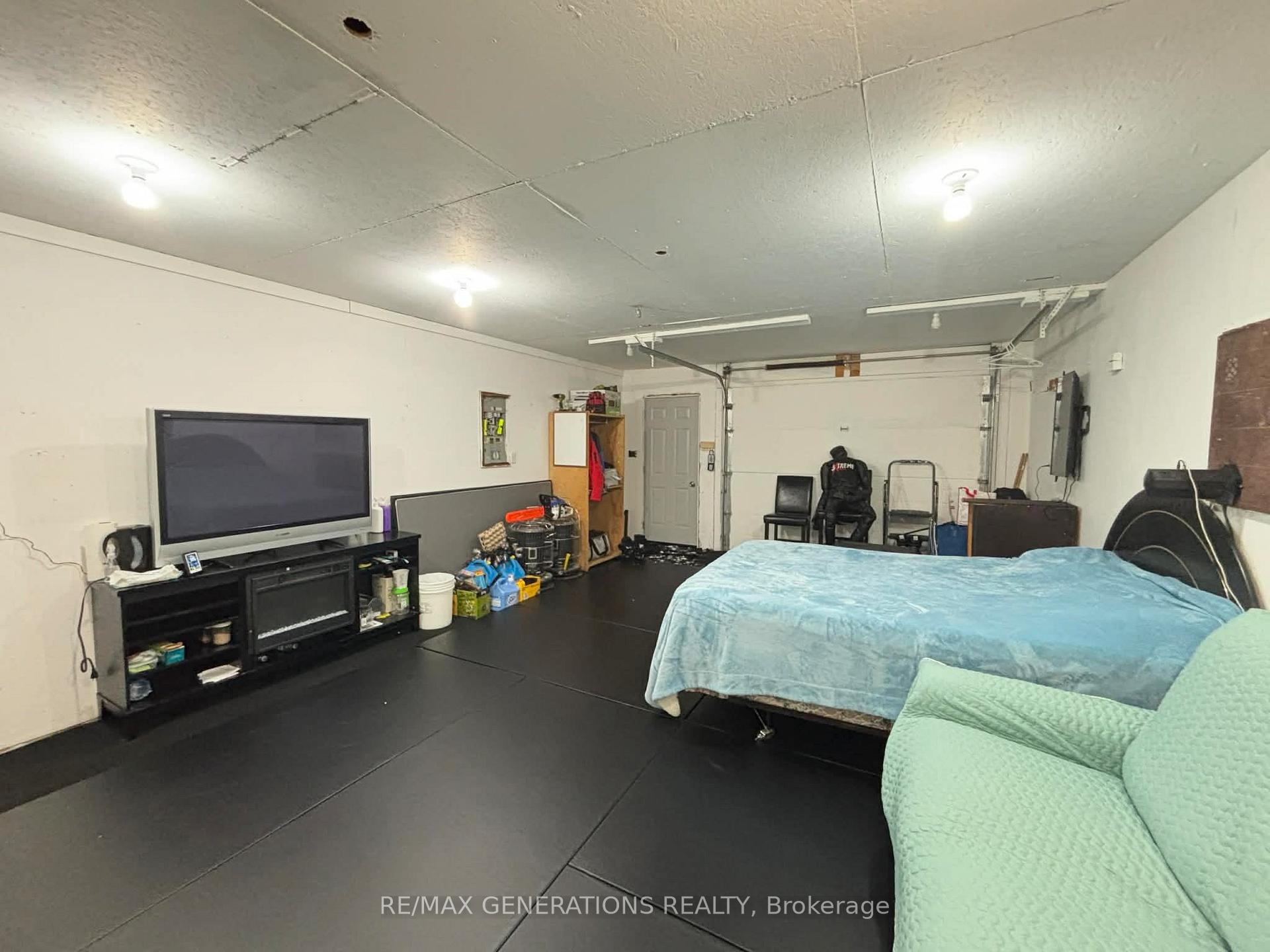 Photo 19 of 20 Coveney Street, Marathon — HOMEH