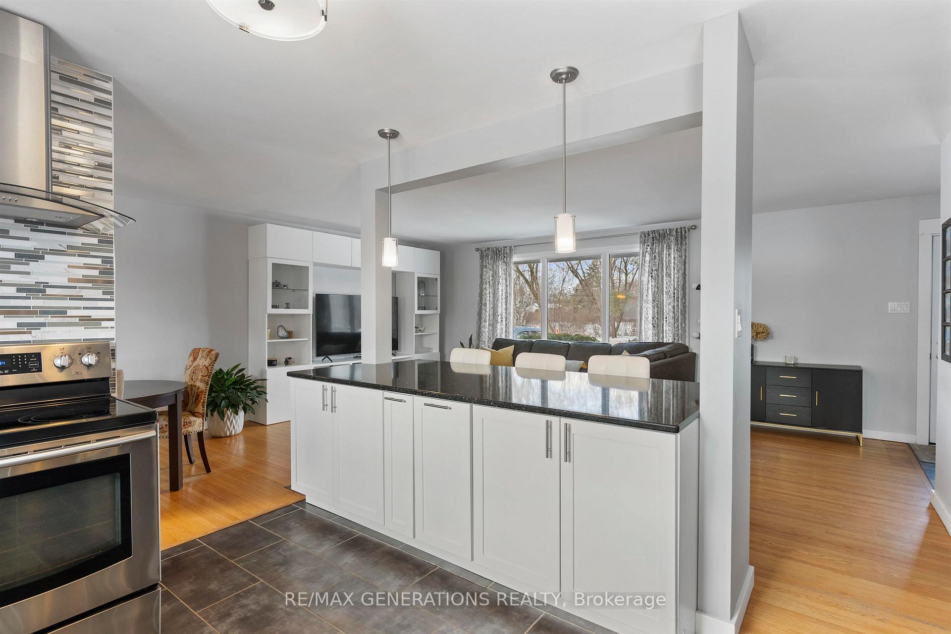 Photo 10 of 528 Riverview Drive, Thunder Bay, Edgewater Park — HOMEH