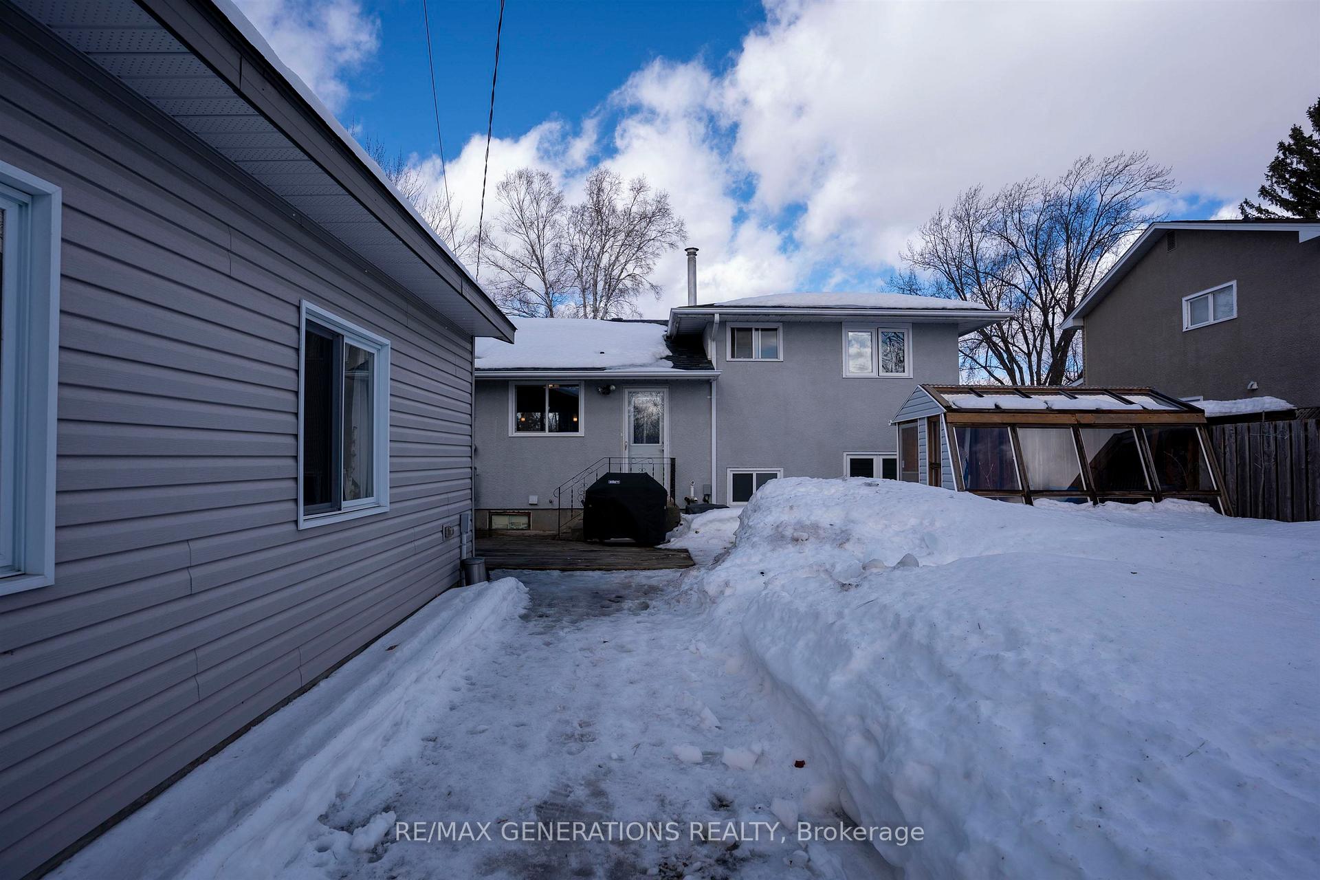Photo 38 of 528 Riverview Drive, Thunder Bay, Edgewater Park — HOMEH