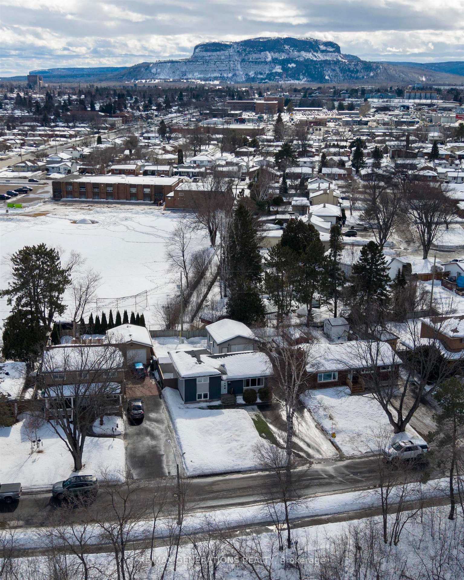 Photo 40 of 528 Riverview Drive, Thunder Bay, Edgewater Park — HOMEH