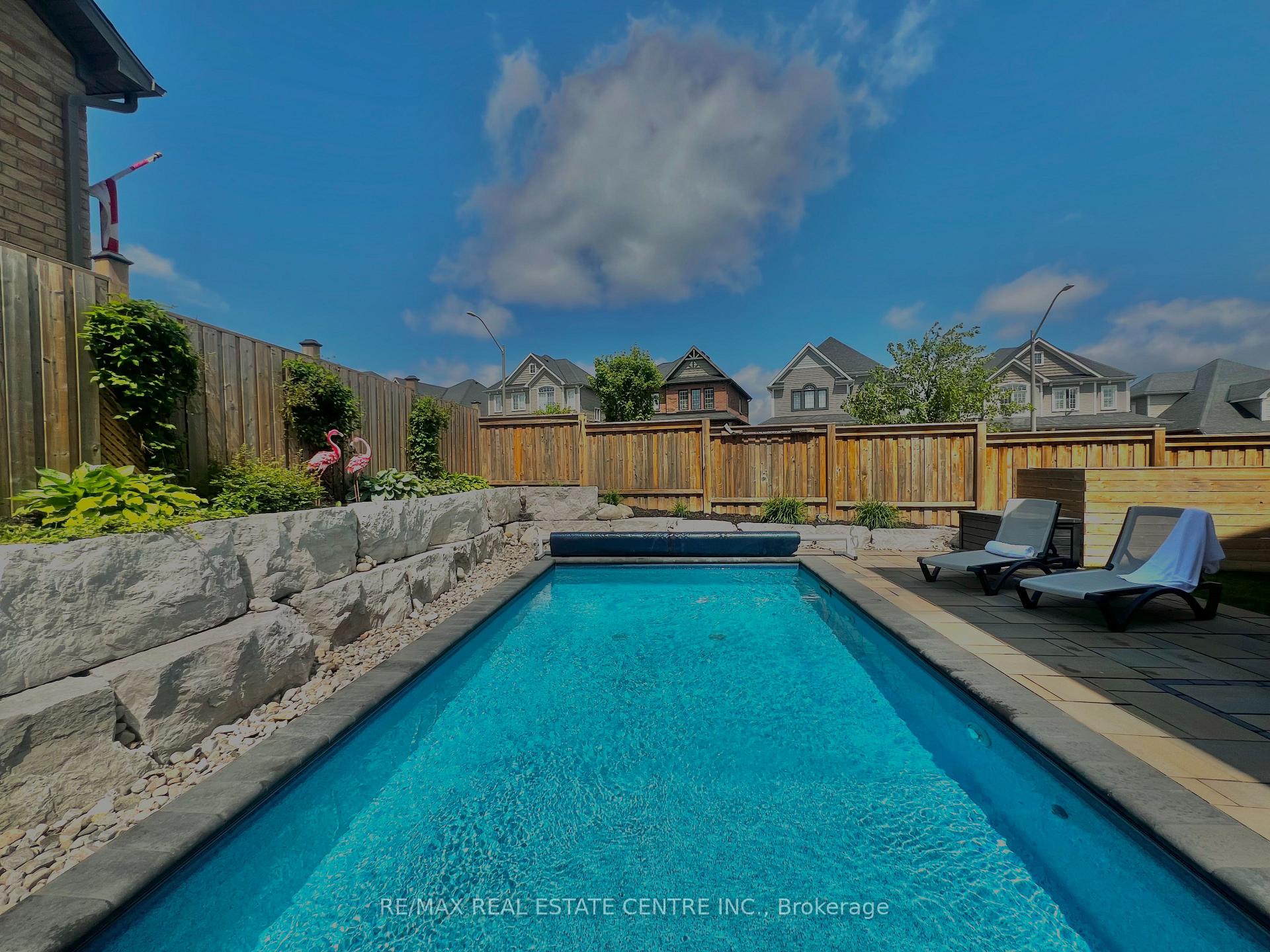 Photo 2 of 36 Paula Court, Orangeville — HOMEH