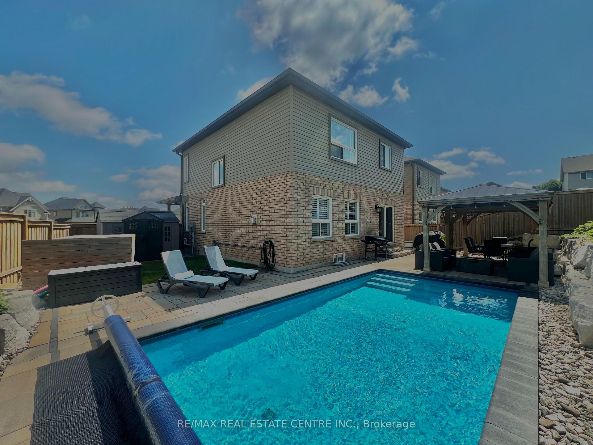 Photo 4 of 36 Paula Court, Orangeville — HOMEH