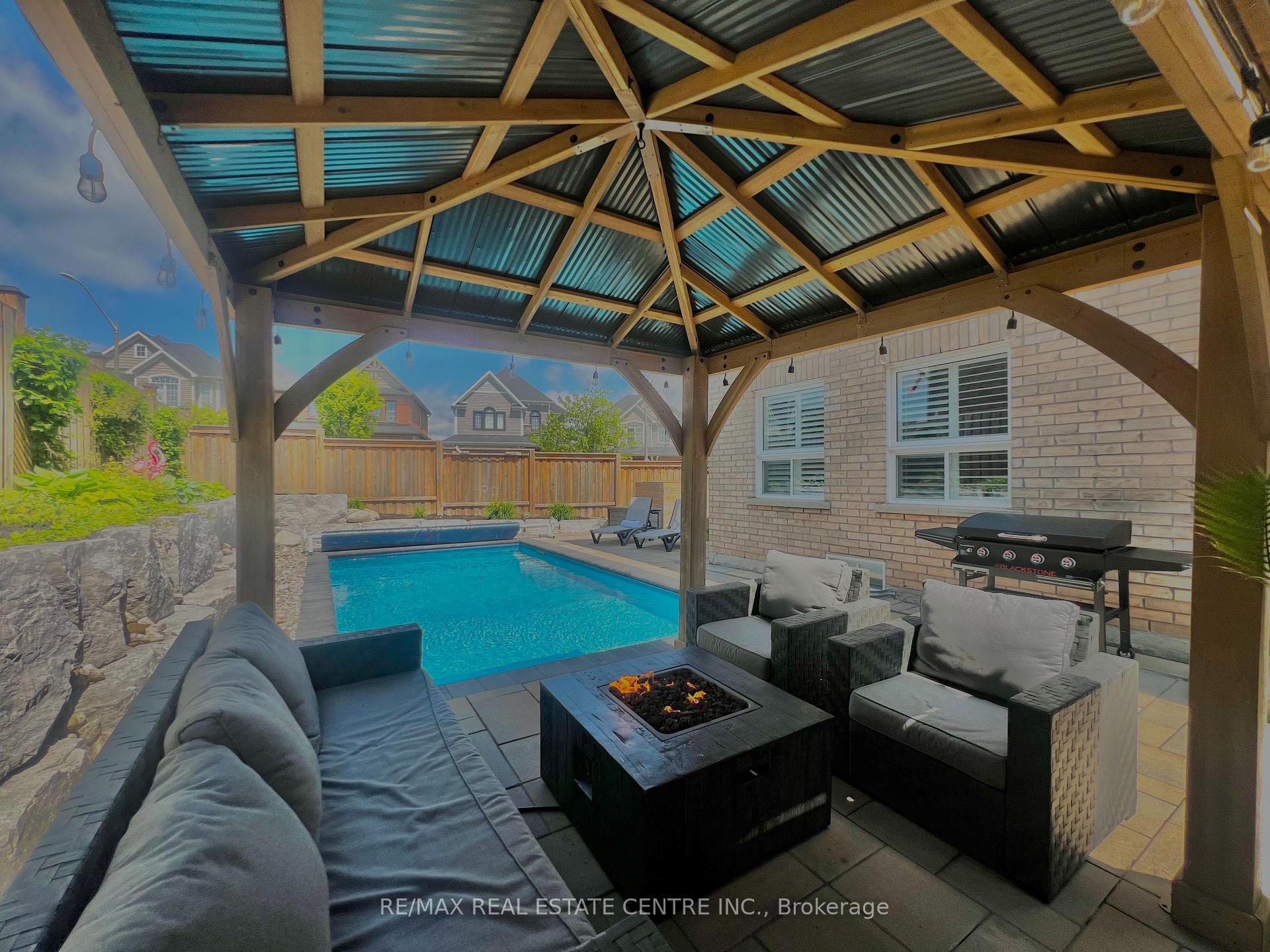 Photo 5 of 36 Paula Court, Orangeville — HOMEH