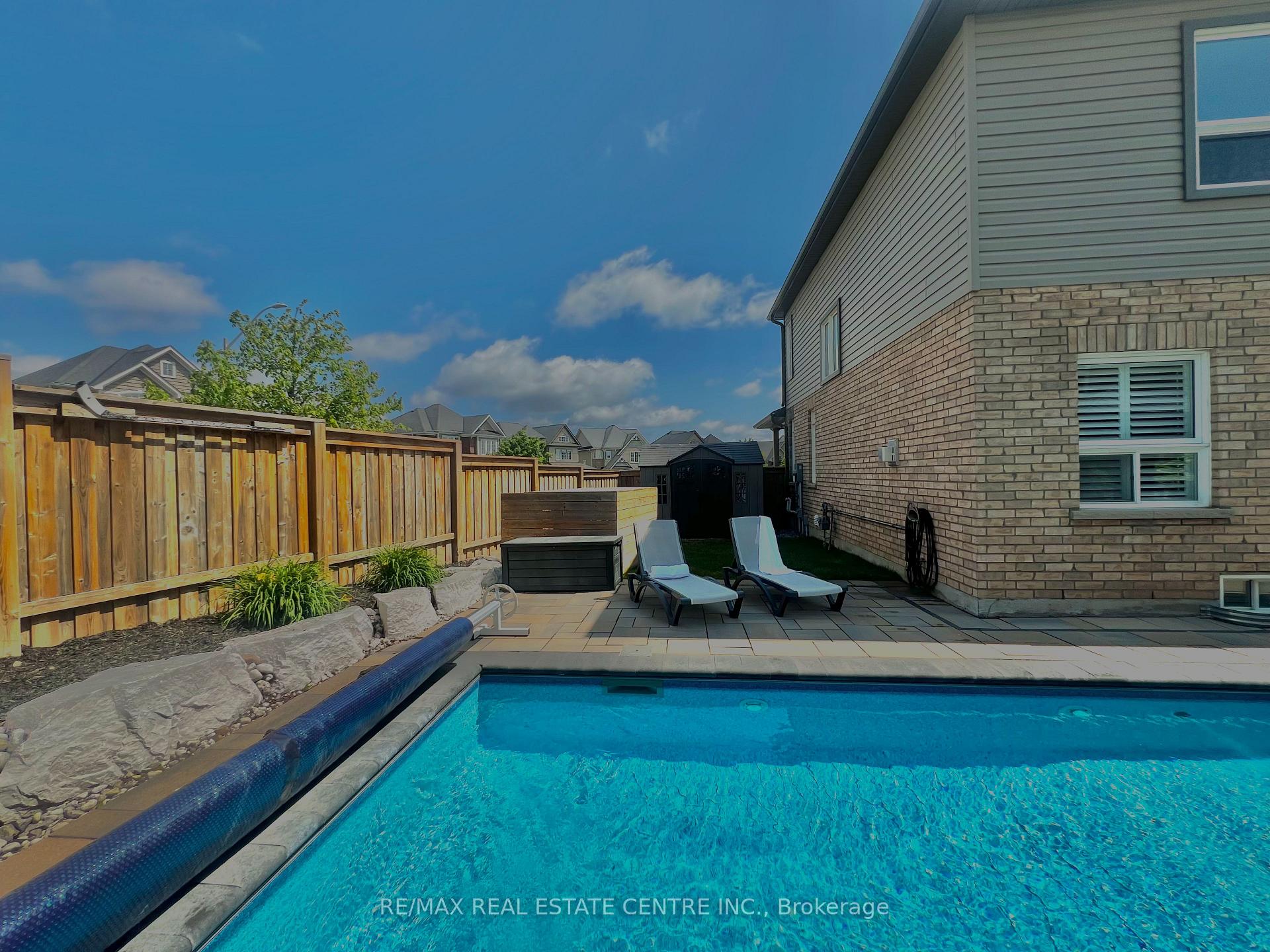 Photo 8 of 36 Paula Court, Orangeville — HOMEH