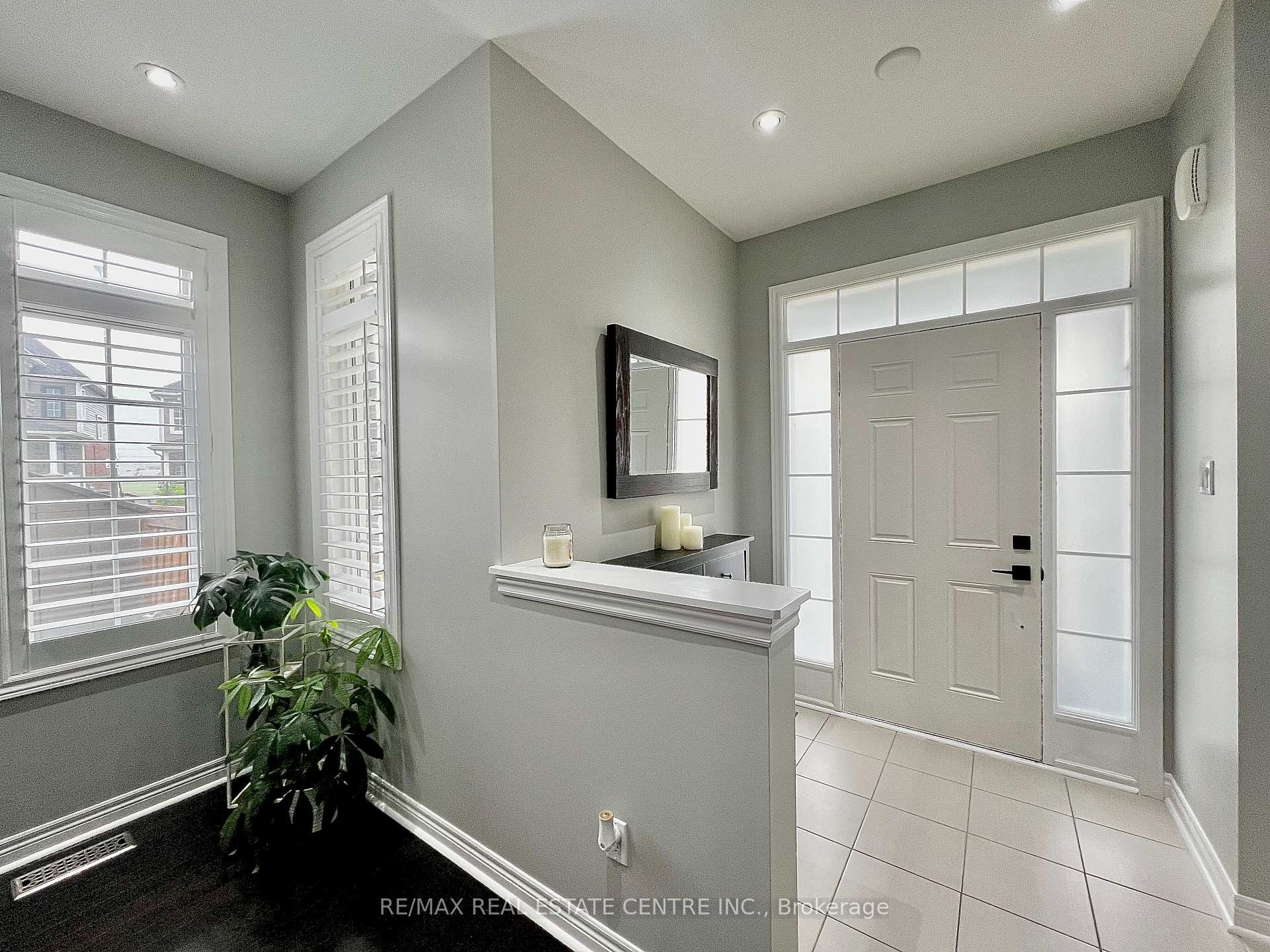 Photo 10 of 36 Paula Court, Orangeville — HOMEH