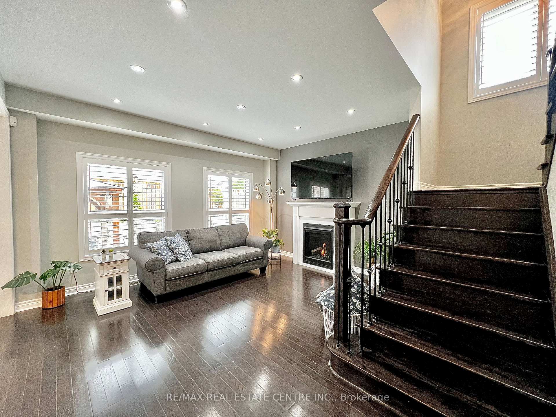 Photo 13 of 36 Paula Court, Orangeville — HOMEH