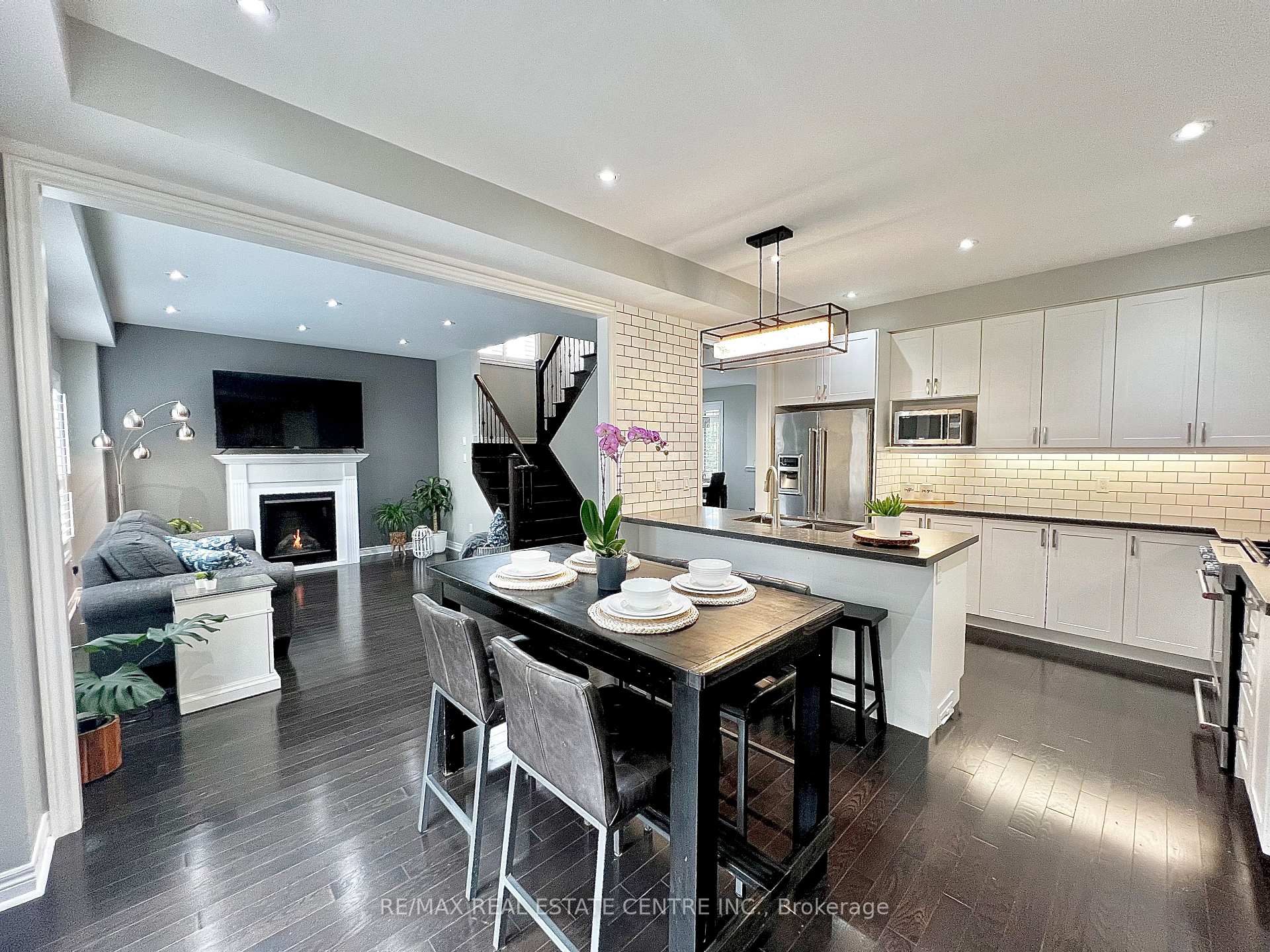 Photo 17 of 36 Paula Court, Orangeville — HOMEH
