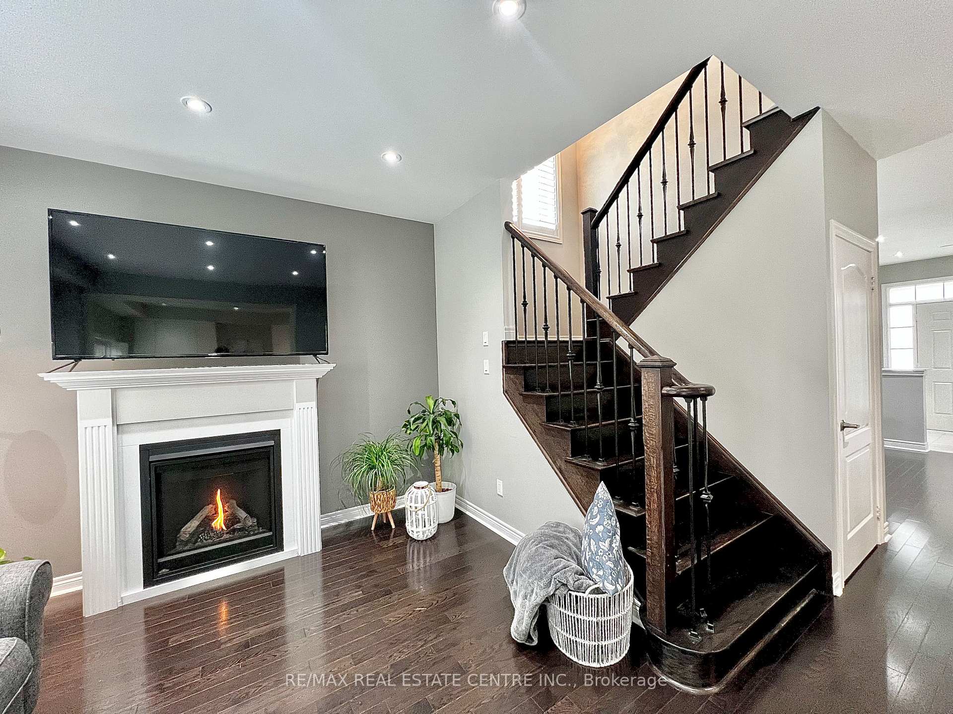 Photo 20 of 36 Paula Court, Orangeville — HOMEH