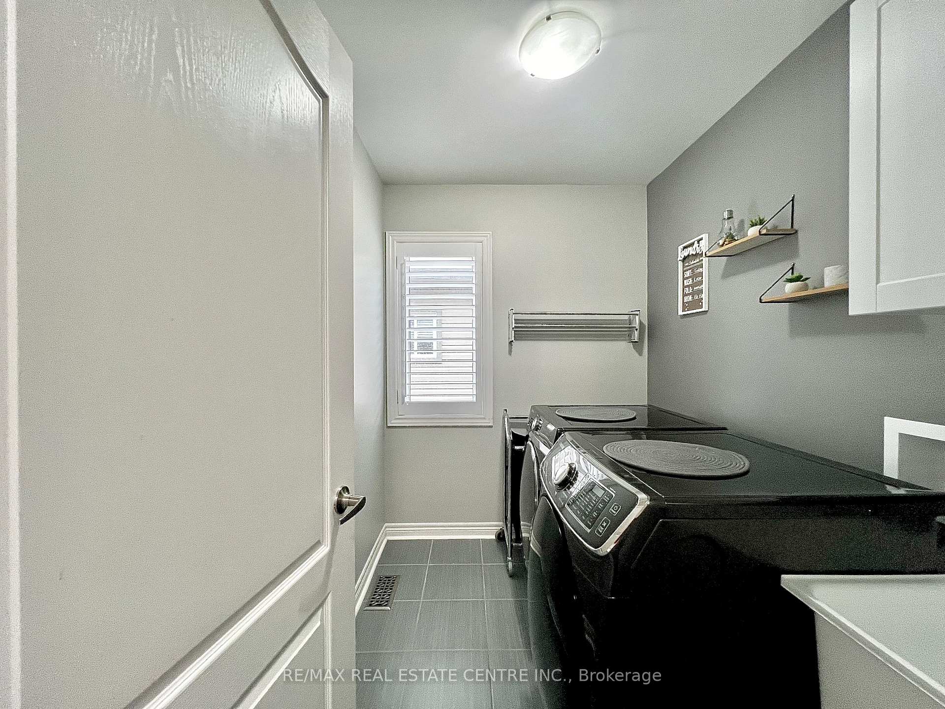 Photo 38 of 36 Paula Court, Orangeville — HOMEH