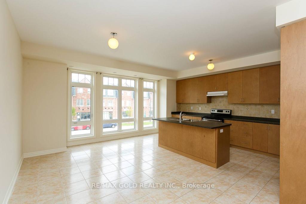 Photo 6 of 137 Inspire Boulevard, Brampton, Sandringham-Wellington — HOMEH