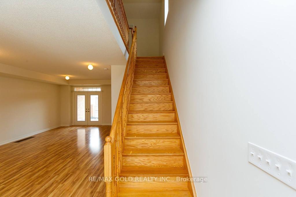 Photo 8 of 137 Inspire Boulevard, Brampton, Sandringham-Wellington — HOMEH