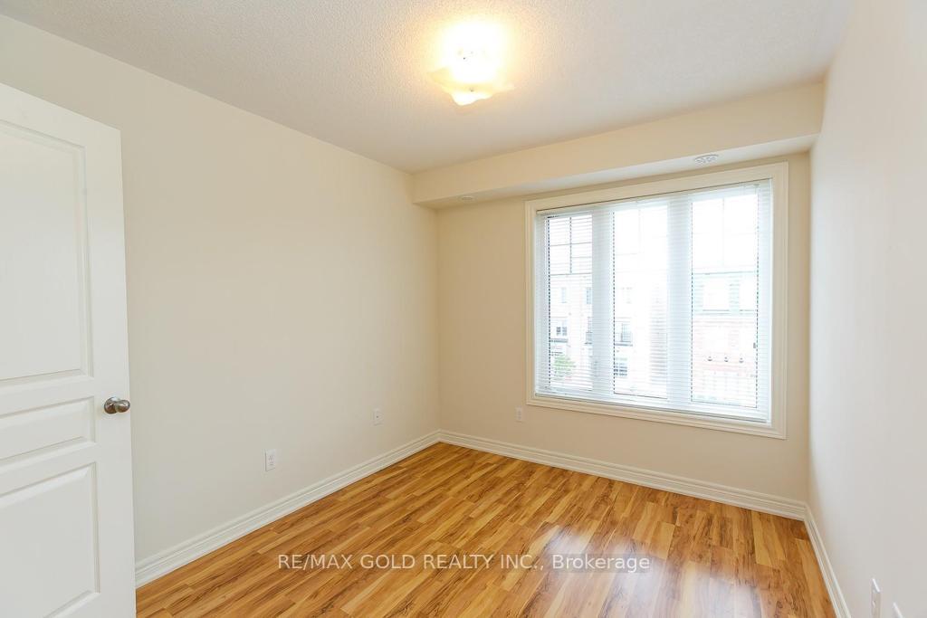 Photo 10 of 137 Inspire Boulevard, Brampton, Sandringham-Wellington — HOMEH
