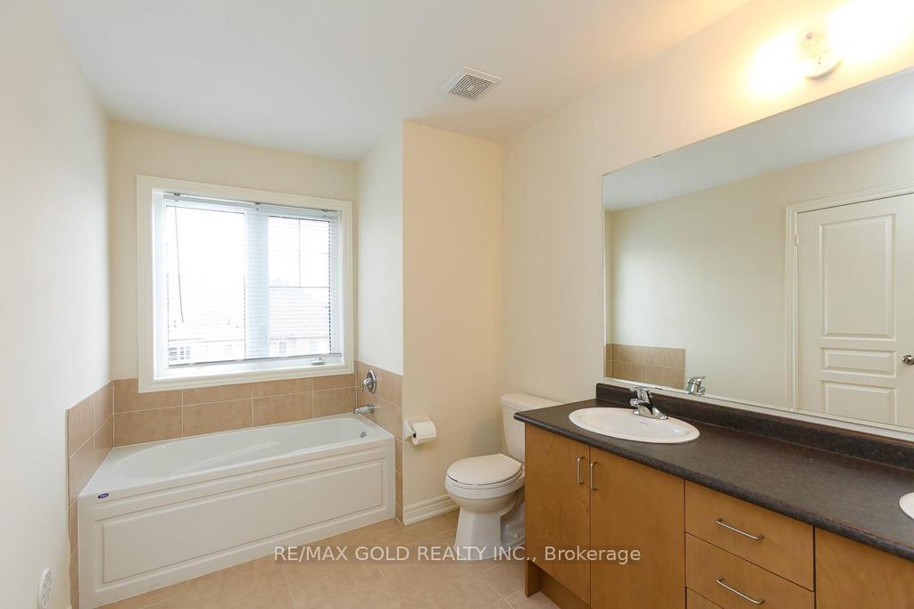 Photo 11 of 137 Inspire Boulevard, Brampton, Sandringham-Wellington — HOMEH