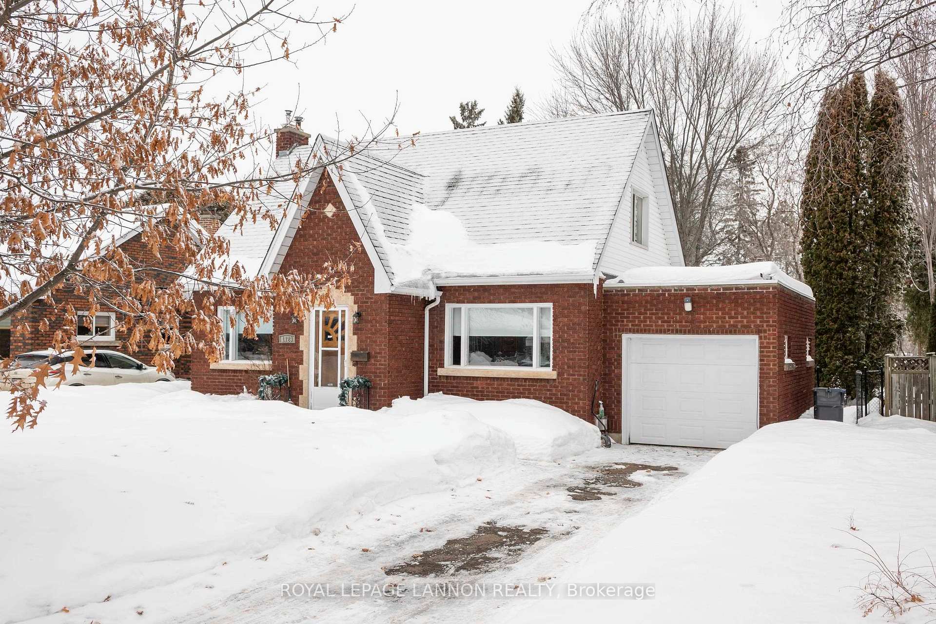 Photo 1 of 1729 McGregor Avenue, Thunder Bay, Hyde Park — HOMEH