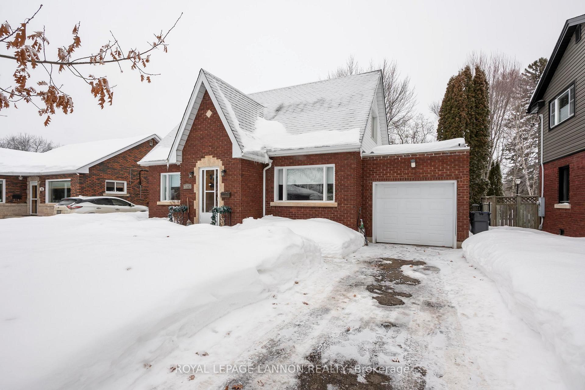 Photo 2 of 1729 McGregor Avenue, Thunder Bay, Hyde Park — HOMEH