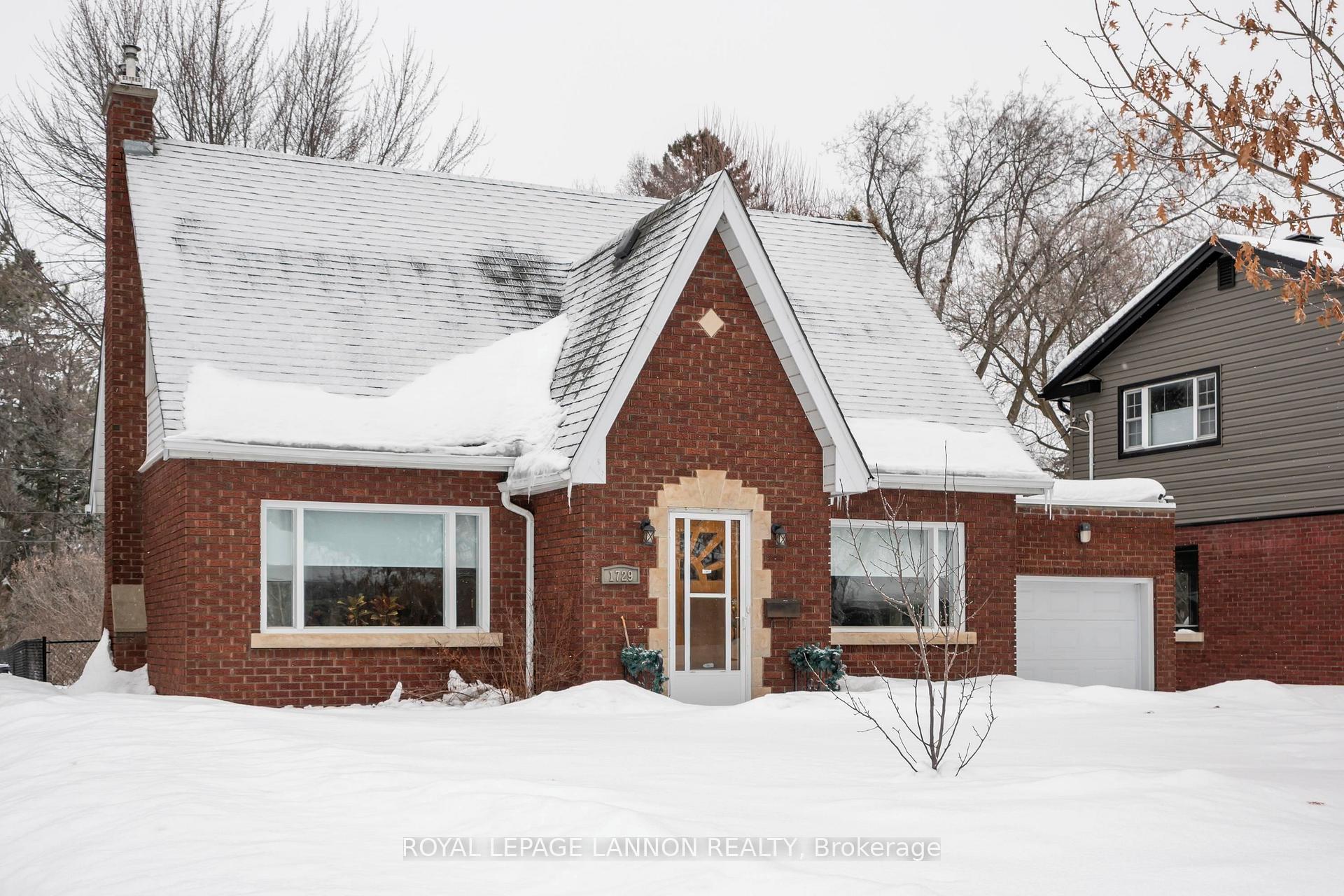 Photo 3 of 1729 McGregor Avenue, Thunder Bay, Hyde Park — HOMEH