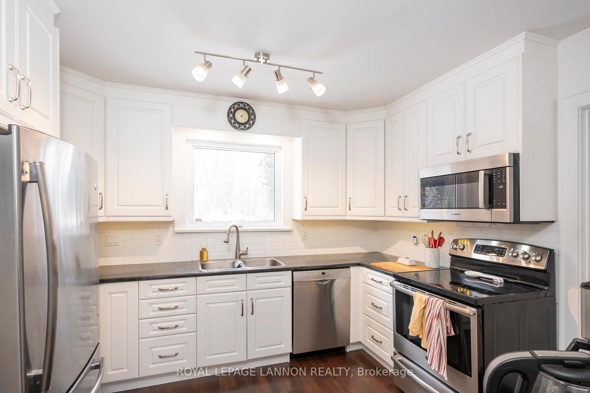 Photo 15 of 1729 McGregor Avenue, Thunder Bay, Hyde Park — HOMEH