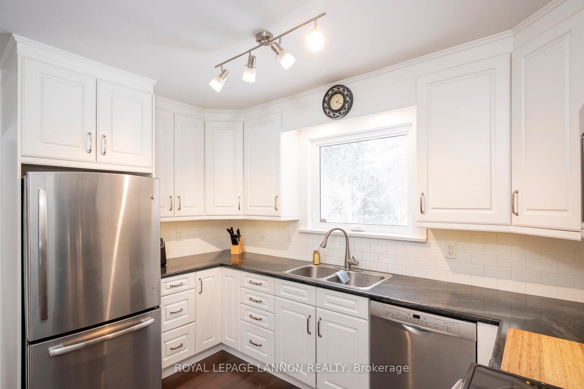 Photo 16 of 1729 McGregor Avenue, Thunder Bay, Hyde Park — HOMEH