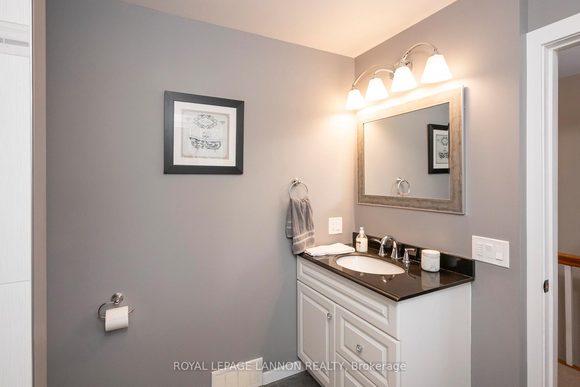 Photo 24 of 1729 McGregor Avenue, Thunder Bay, Hyde Park — HOMEH
