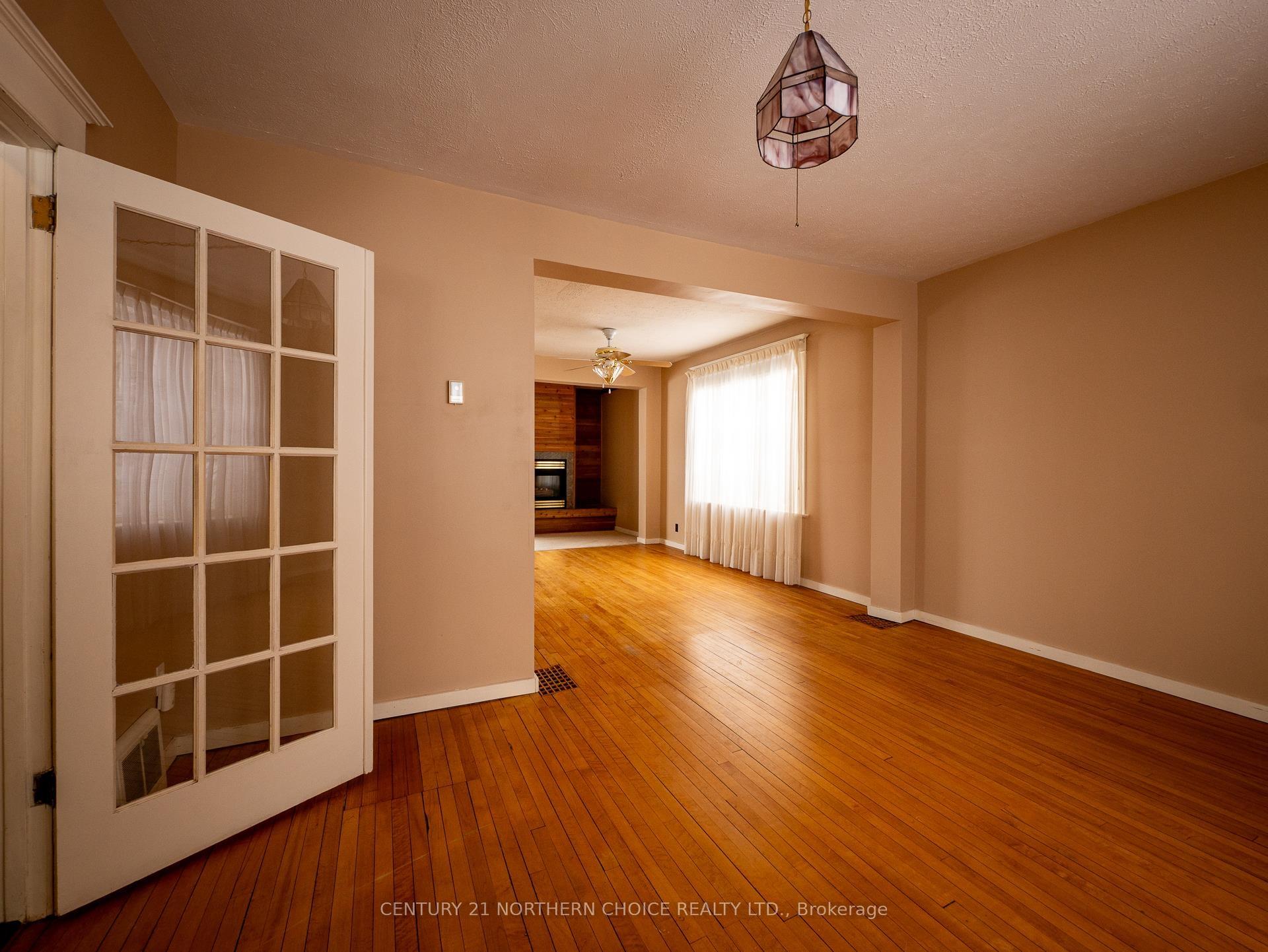 Photo 11 of 125 Fourth Street N, Kenora, North End — HOMEH