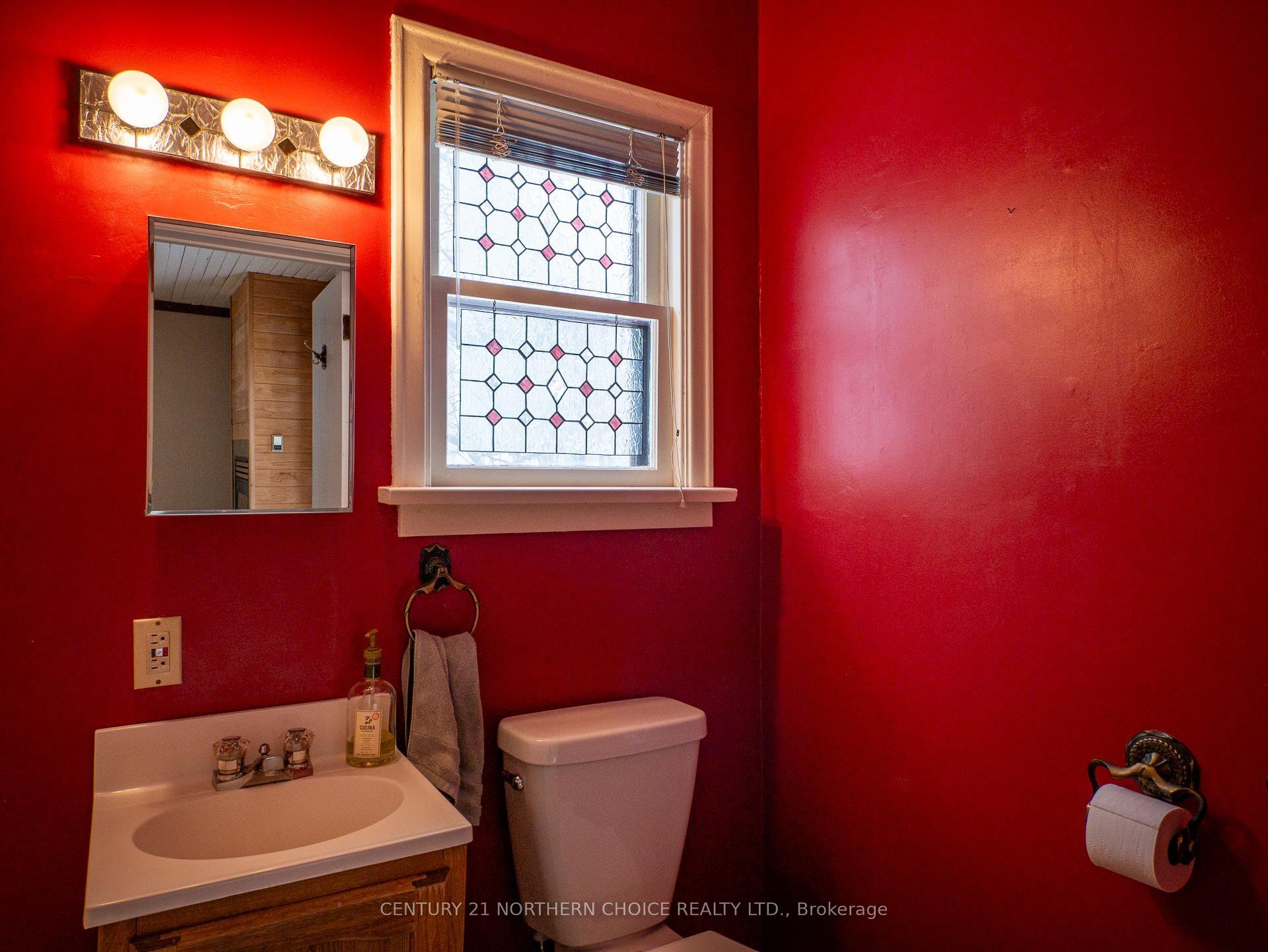 Photo 20 of 125 Fourth Street N, Kenora, North End — HOMEH