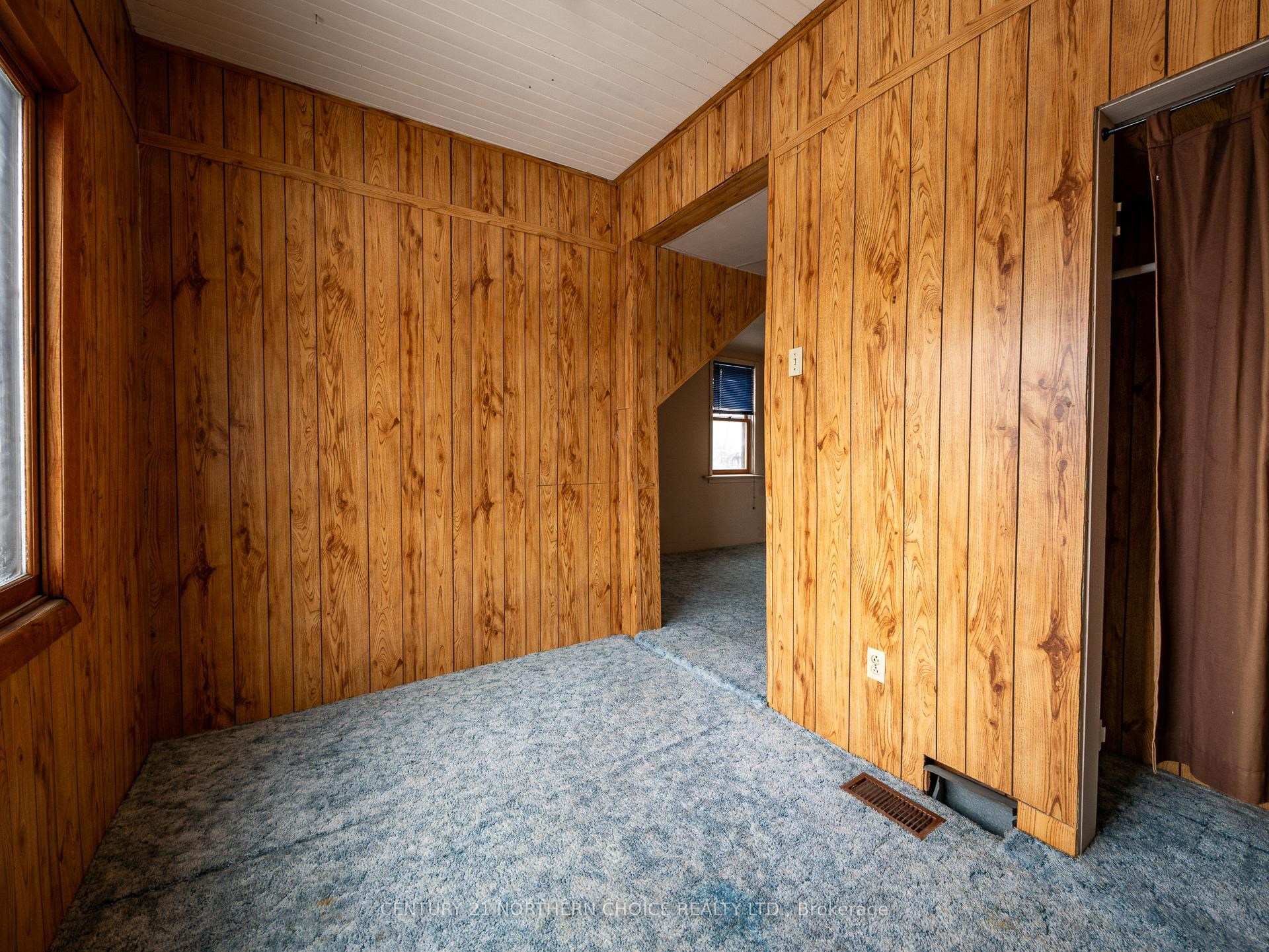Photo 21 of 125 Fourth Street N, Kenora, North End — HOMEH