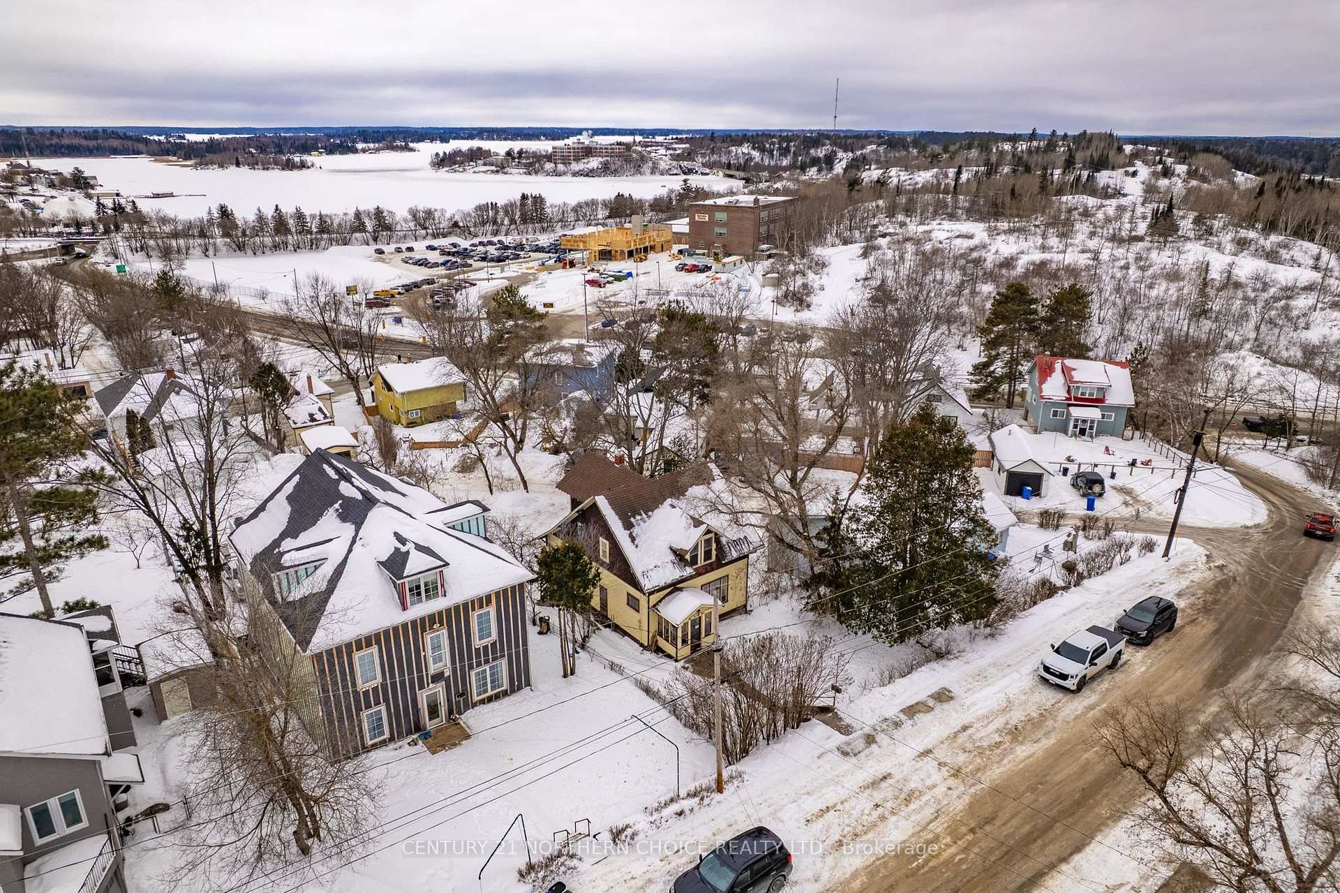 Photo 38 of 125 Fourth Street N, Kenora, North End — HOMEH