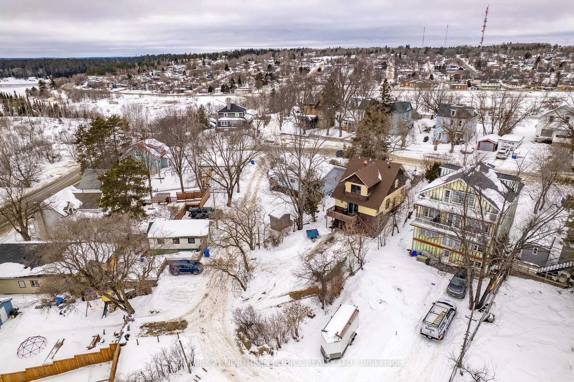 Photo 39 of 125 Fourth Street N, Kenora, North End — HOMEH