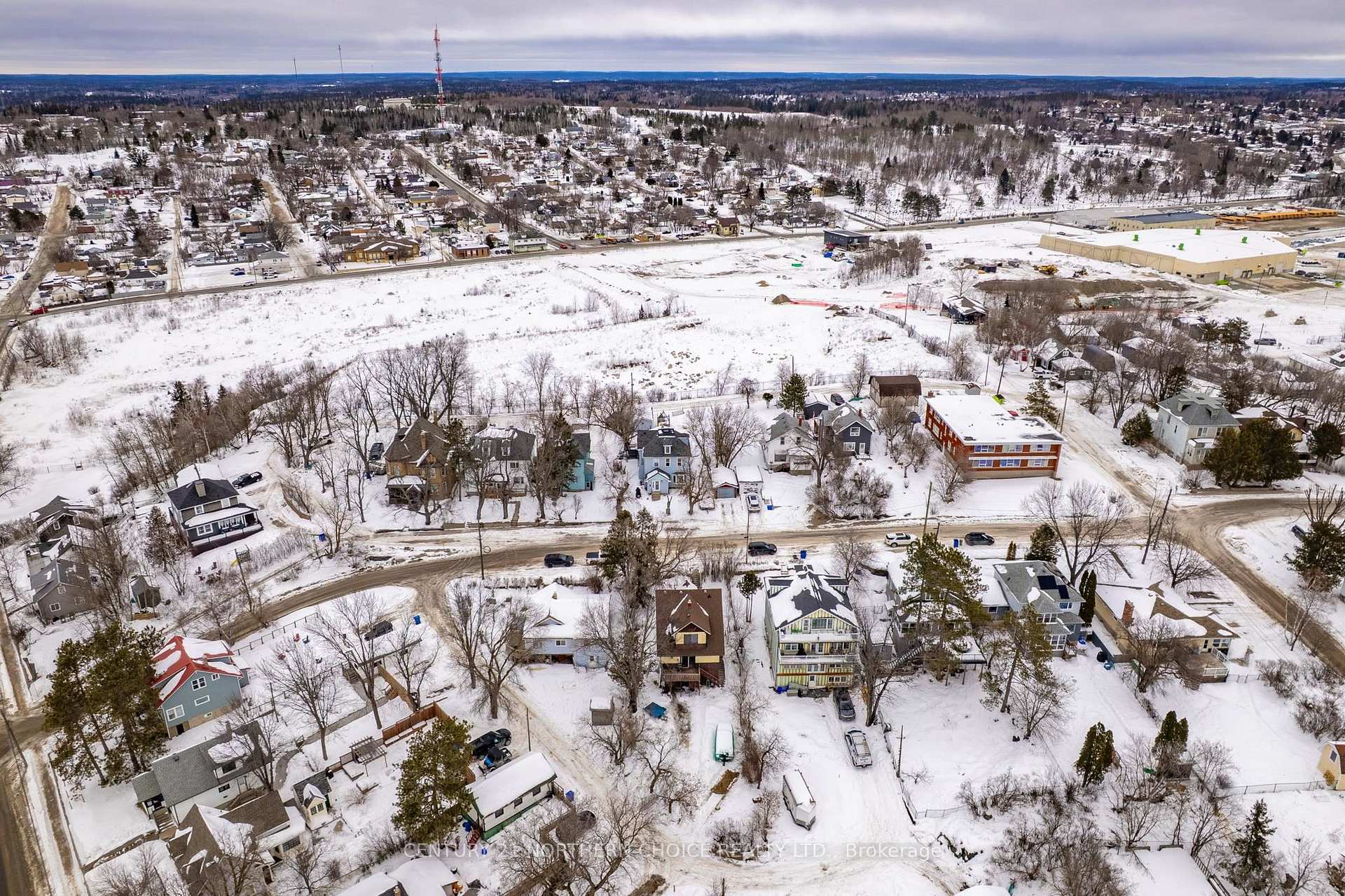 Photo 40 of 125 Fourth Street N, Kenora, North End — HOMEH