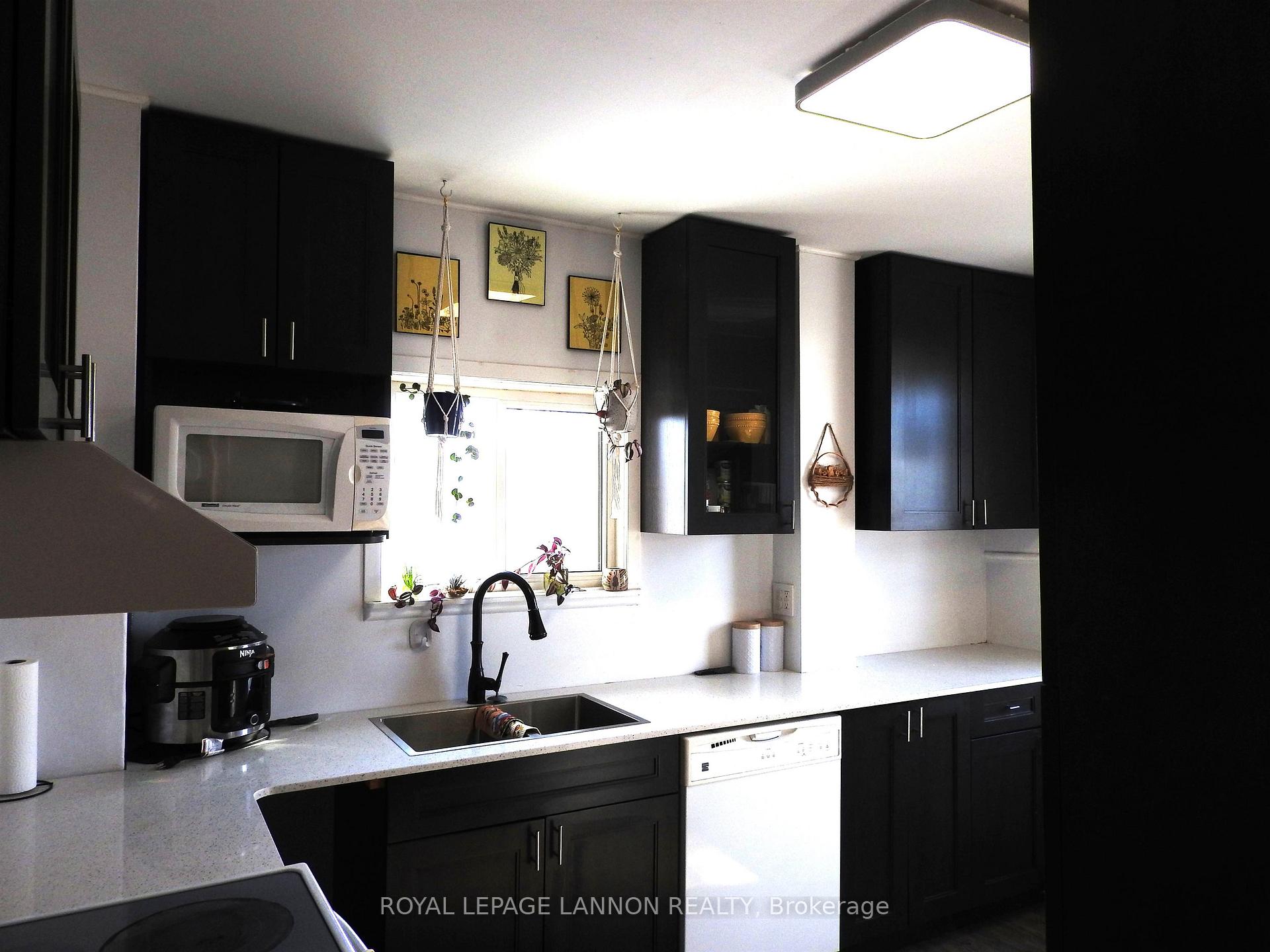 Photo 9 of 286 Leslie Avenue, Thunder Bay, Current River — HOMEH