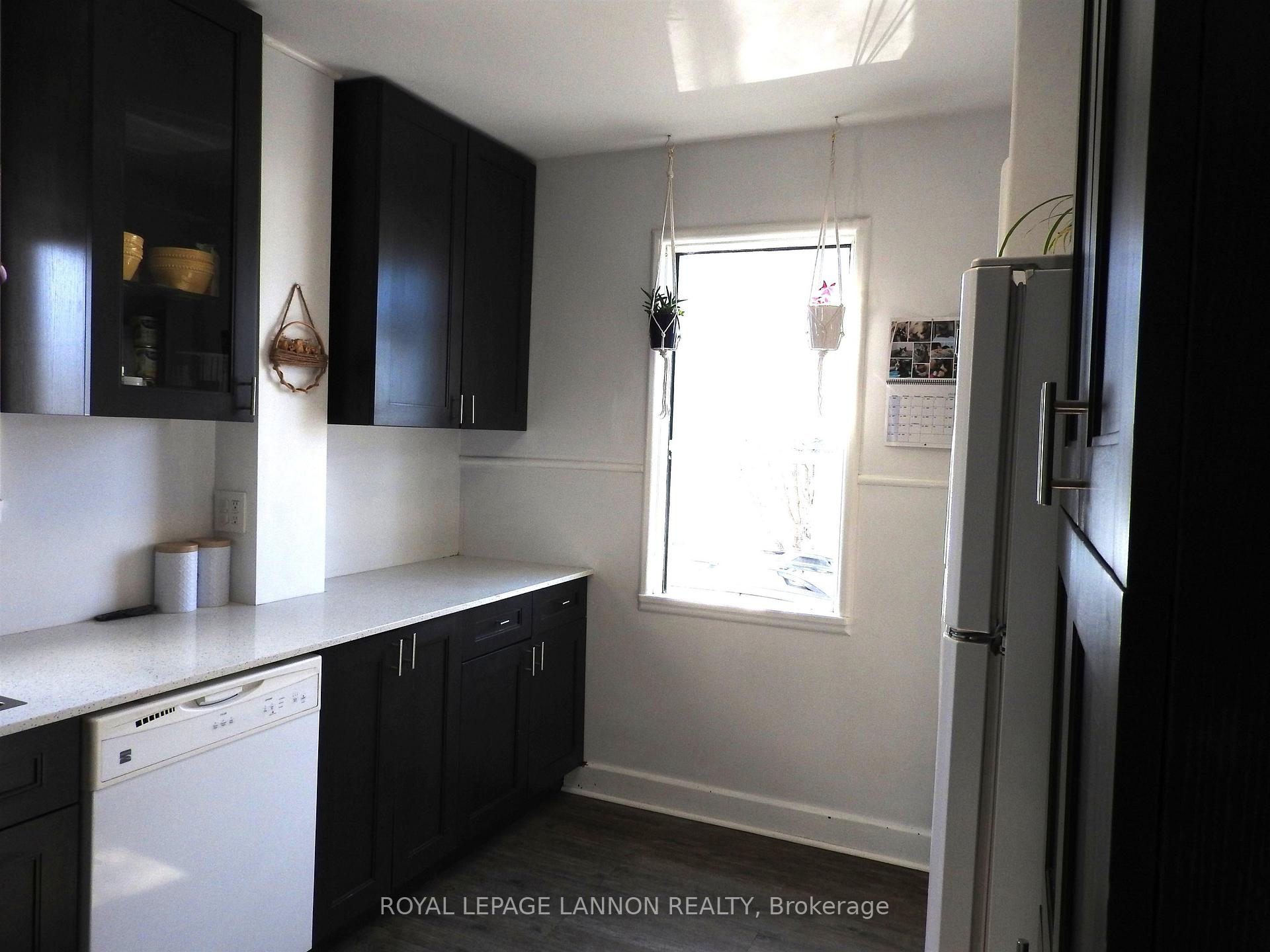 Photo 11 of 286 Leslie Avenue, Thunder Bay, Current River — HOMEH