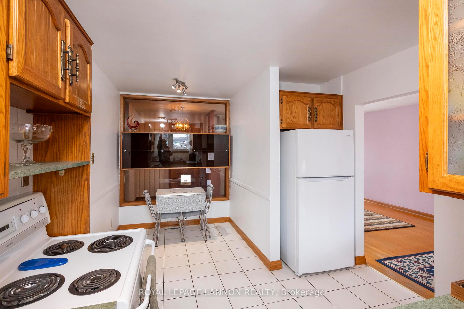 Photo 13 of 1404 Mary St. W, Thunder Bay, Westfort — HOMEH