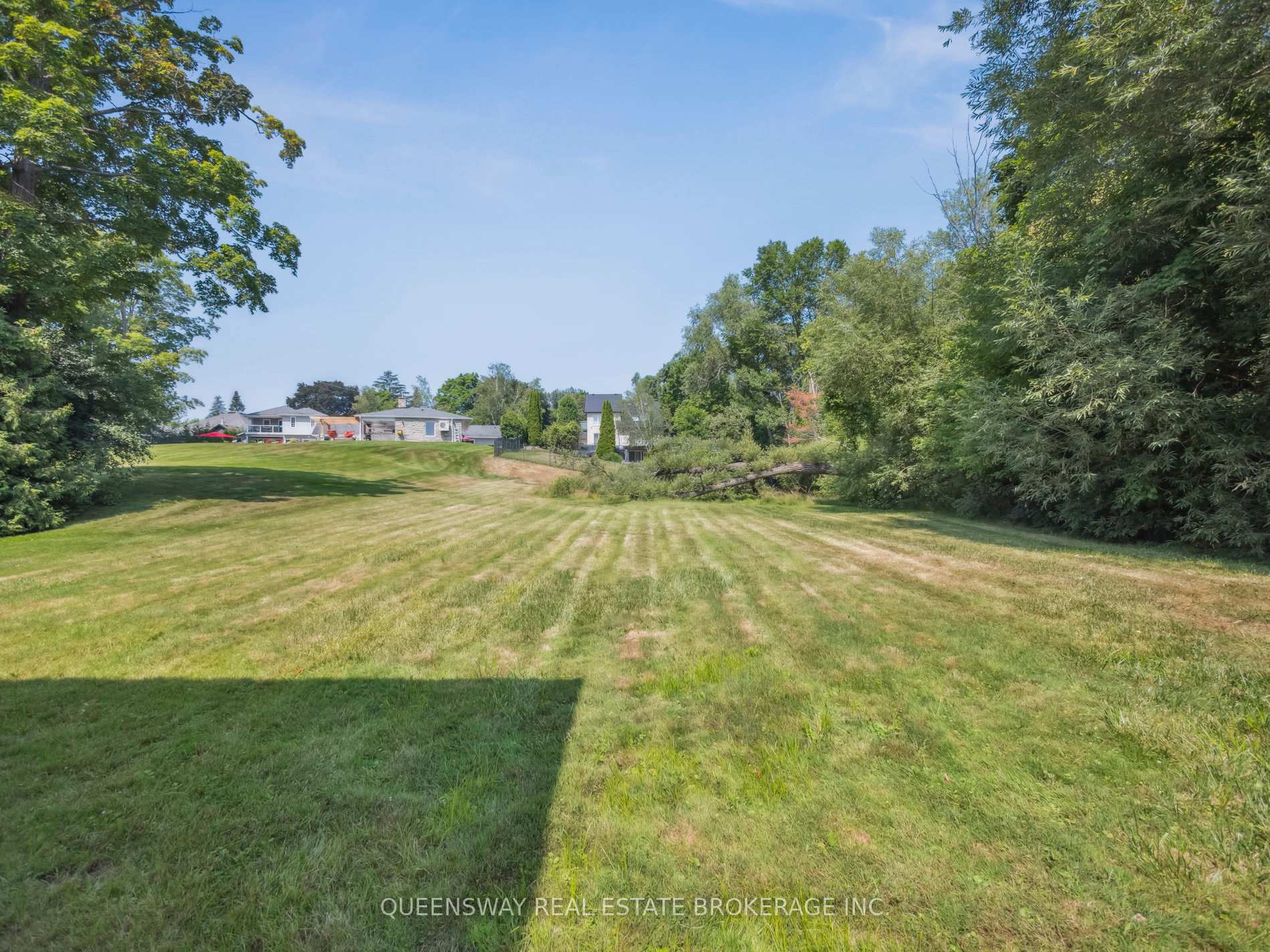 Photo 47 of 109 Woodriver Bend, Georgina, Sutton & Jackson's Point — HOMEH