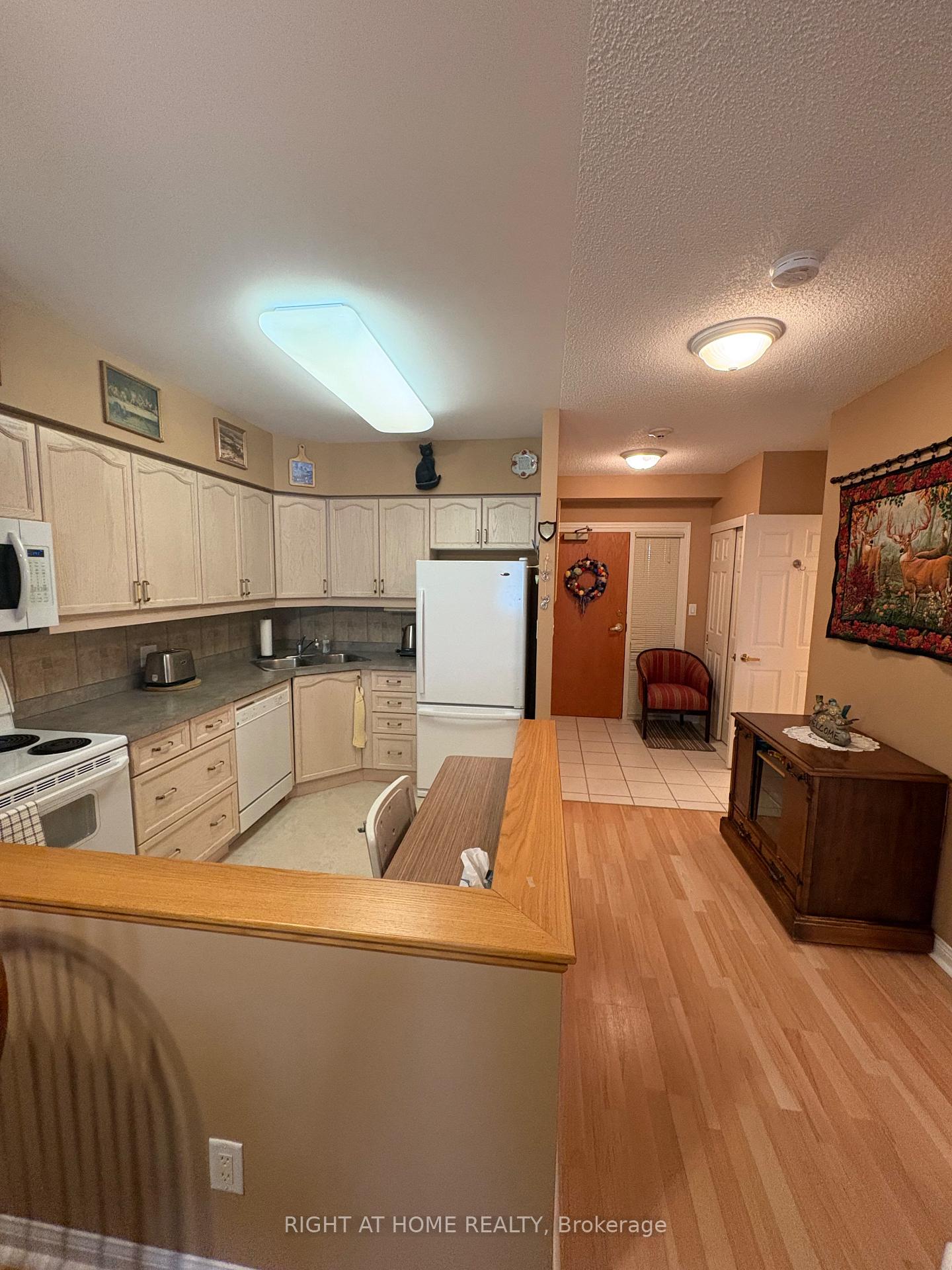Photo 31 of Unit 312, 90 Dean Avenue, Barrie, Painswick South — HOMEH