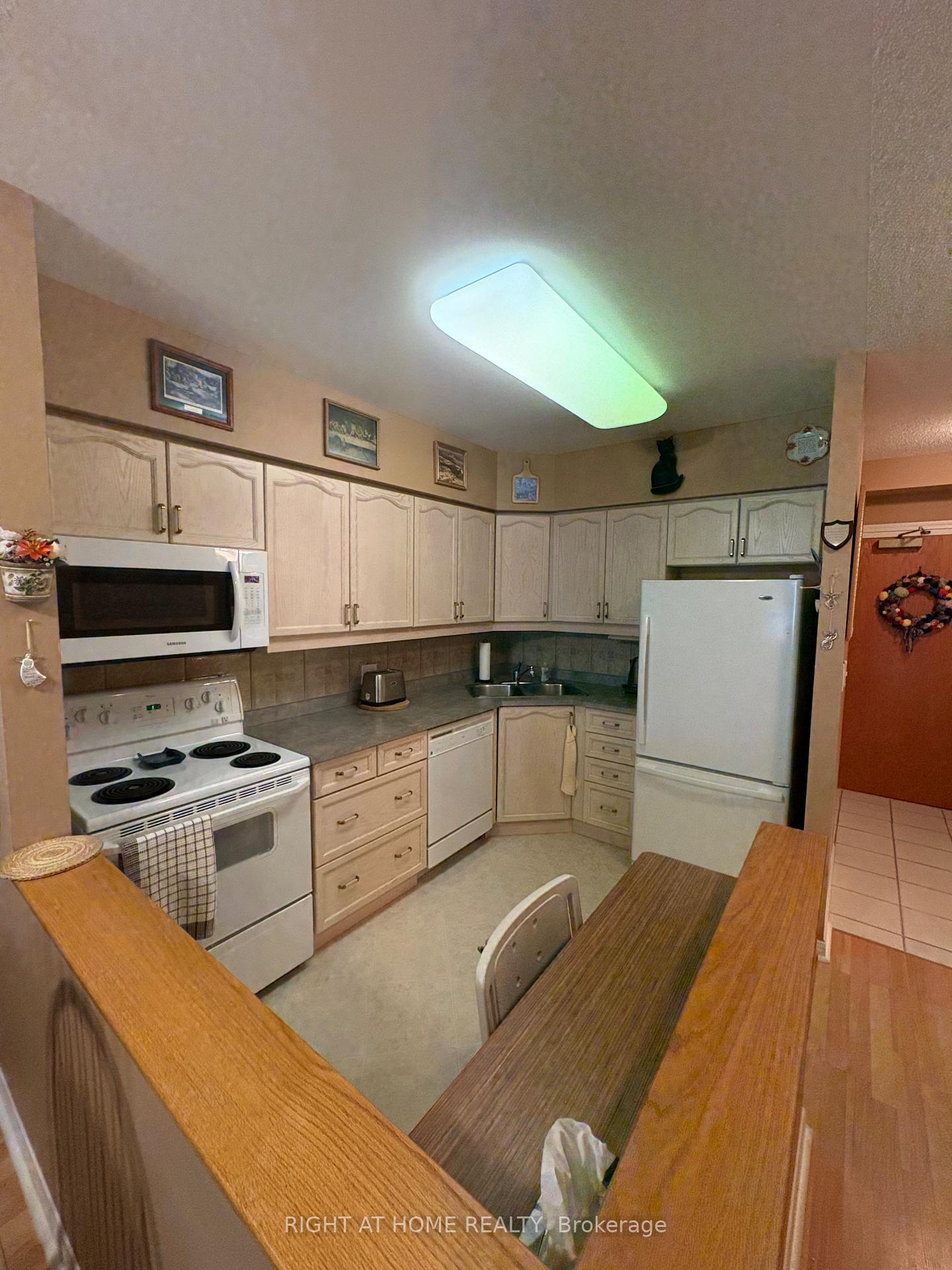 Photo 32 of Unit 312, 90 Dean Avenue, Barrie, Painswick South — HOMEH