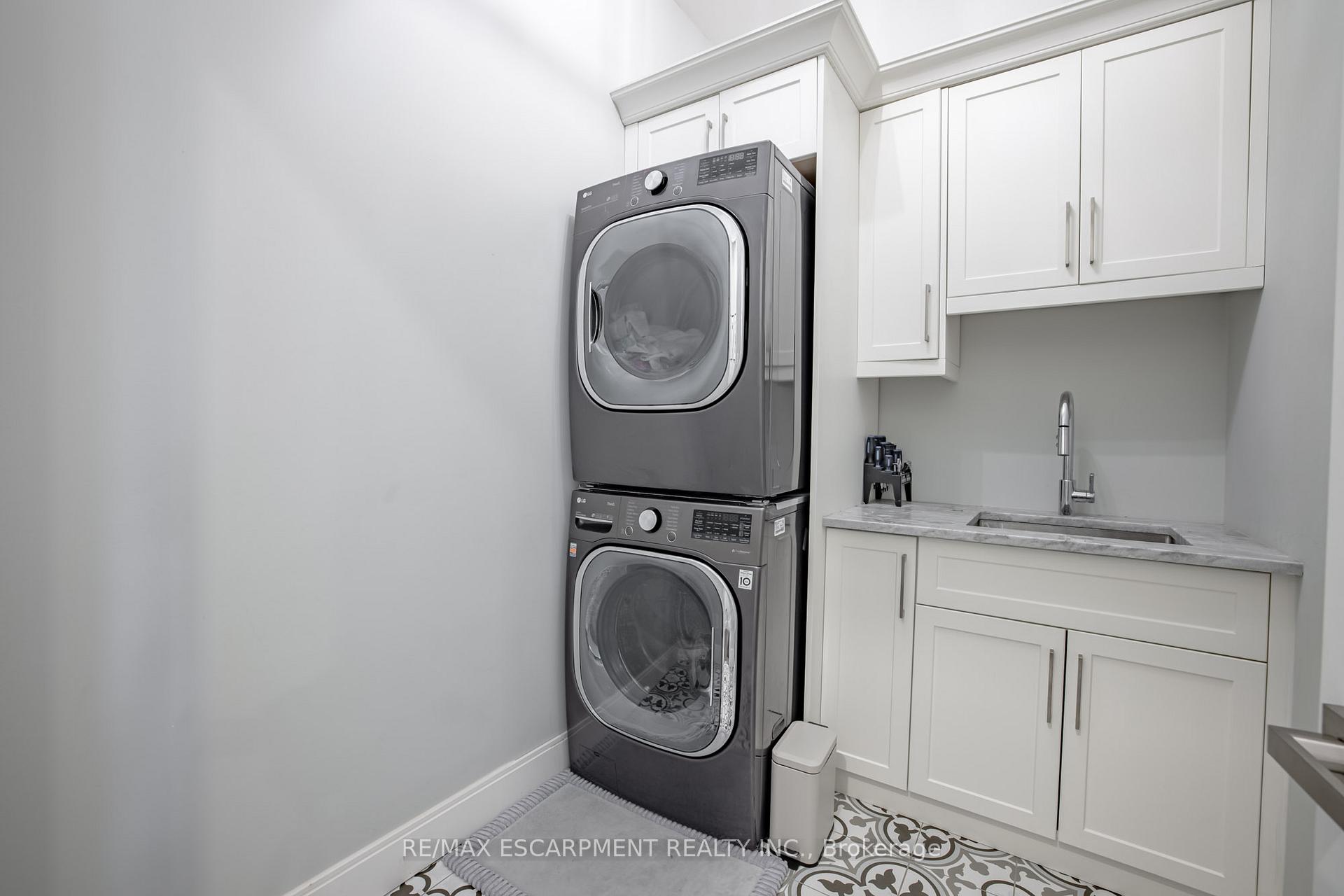 Photo 14 of 4 Lockman Drive, Hamilton, Meadowlands — HOMEH