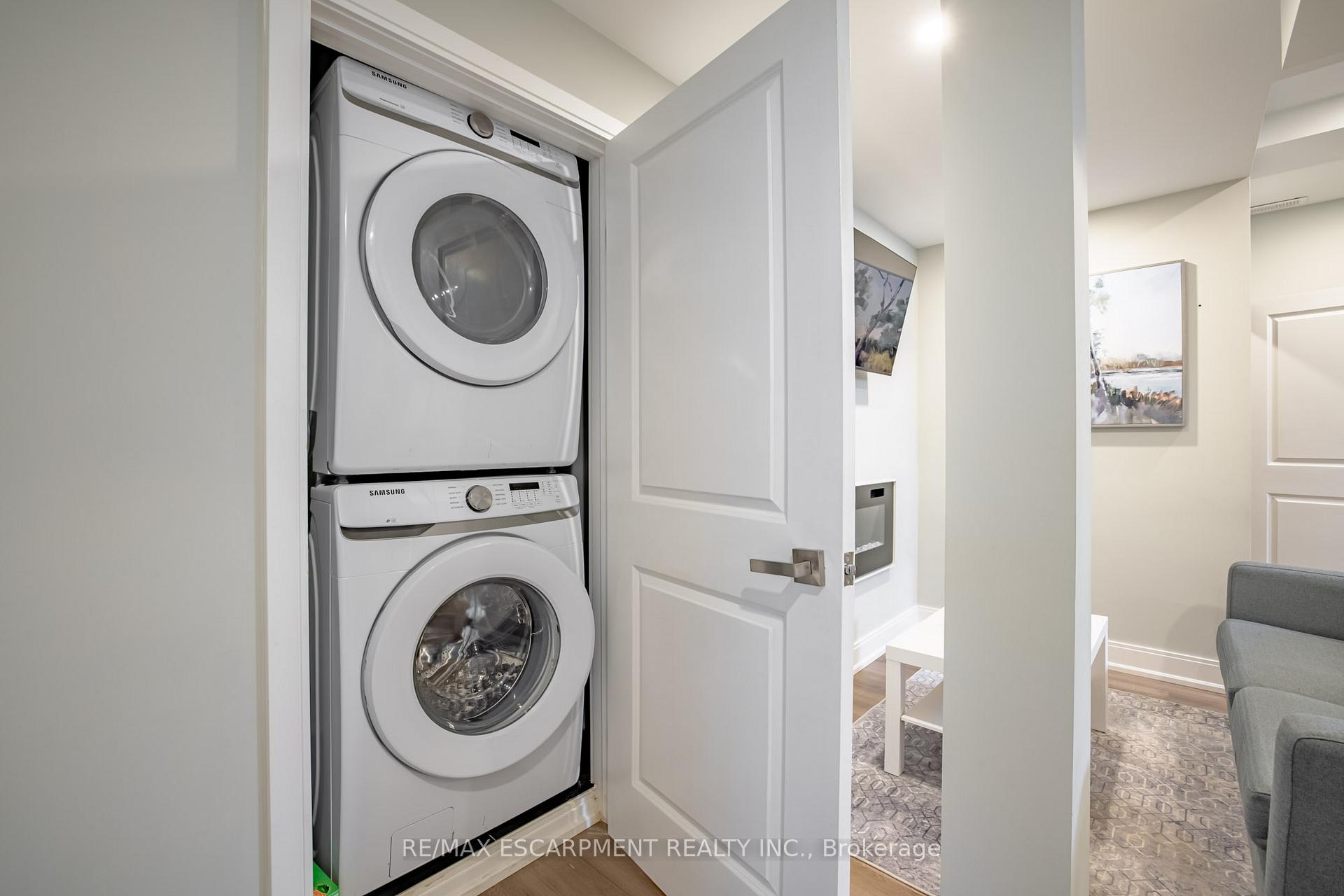 Photo 33 of 4 Lockman Drive, Hamilton, Meadowlands — HOMEH