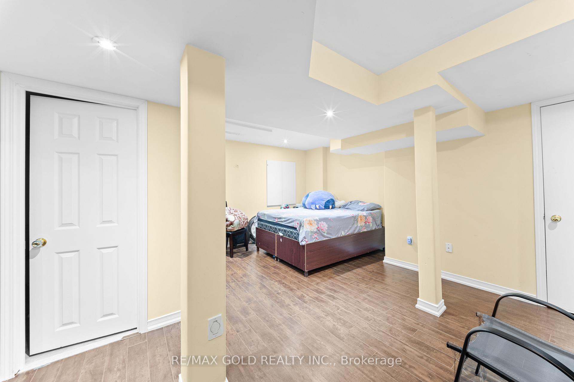 Photo 41 of 14 Crevice Gate, Brampton, Sandringham-Wellington — HOMEH