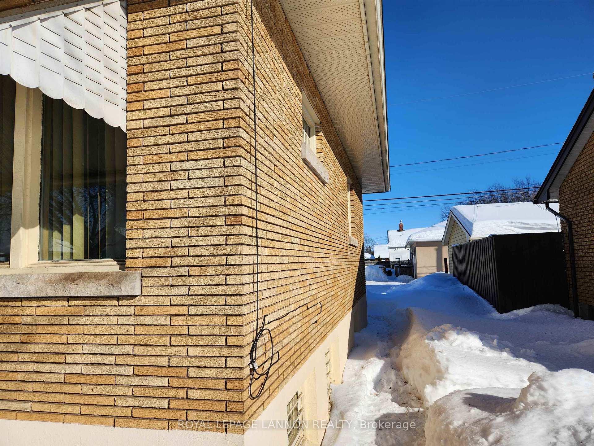 Photo 2 of 536 Hyde Park Avenue, Thunder Bay, Hyde Park — HOMEH