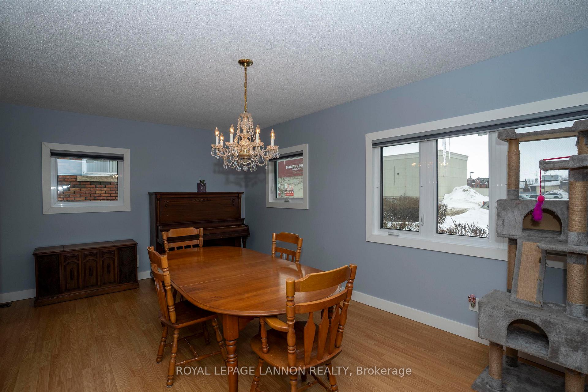 Photo 9 of 319 Vickers Street S, Thunder Bay, Hyde Park — HOMEH