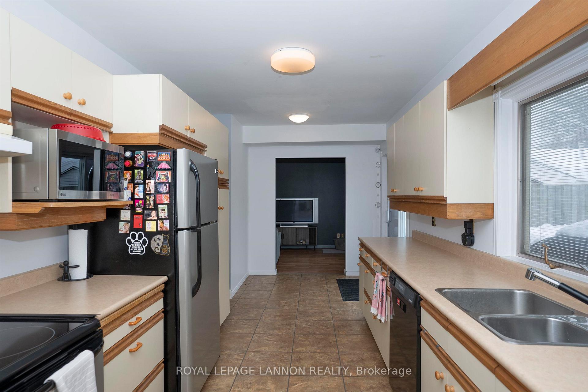 Photo 13 of 319 Vickers Street S, Thunder Bay, Hyde Park — HOMEH