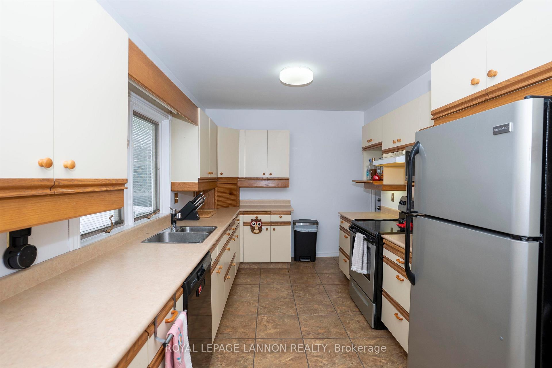 Photo 14 of 319 Vickers Street S, Thunder Bay, Hyde Park — HOMEH