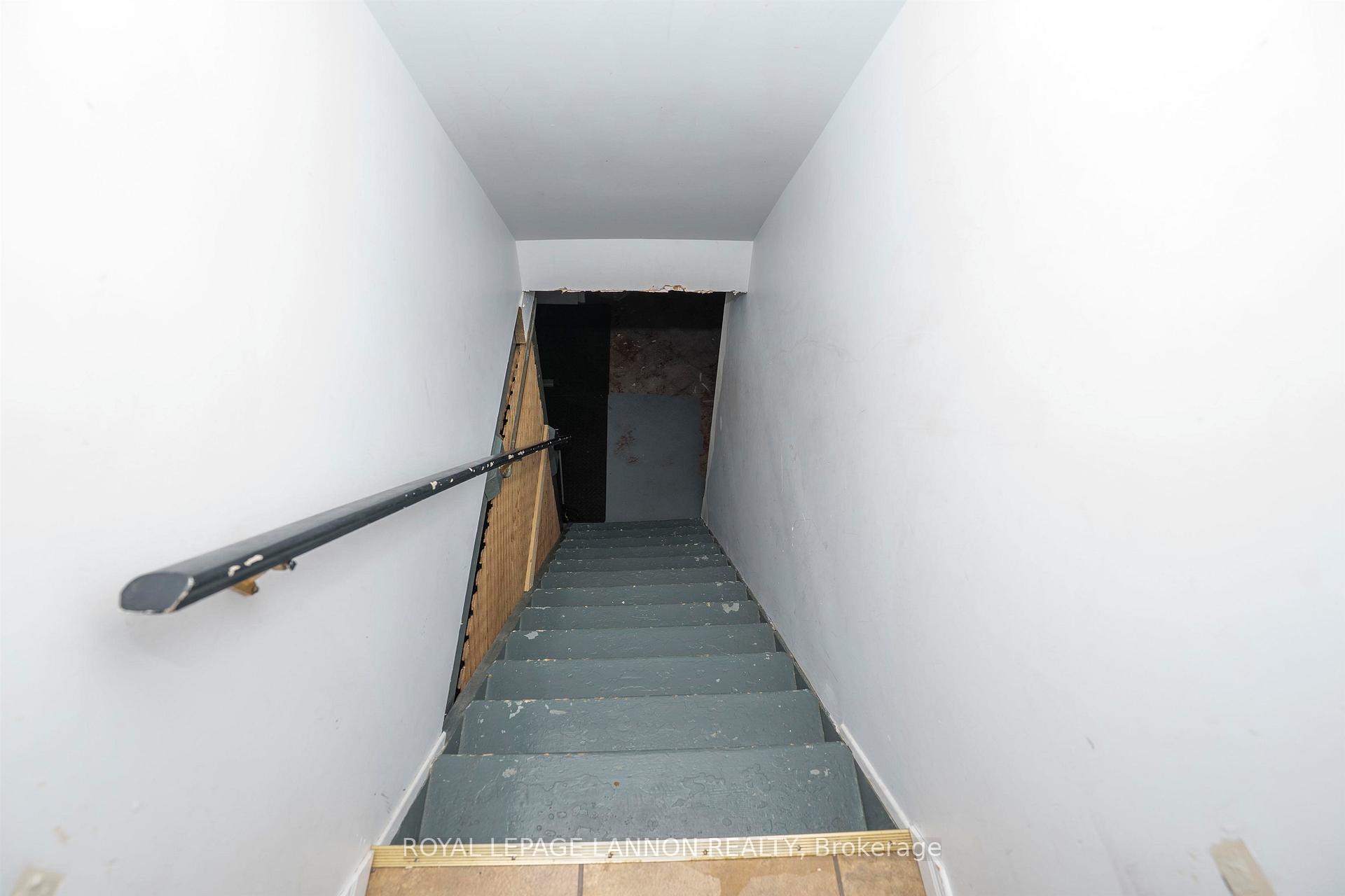 Photo 32 of 319 Vickers Street S, Thunder Bay, Hyde Park — HOMEH