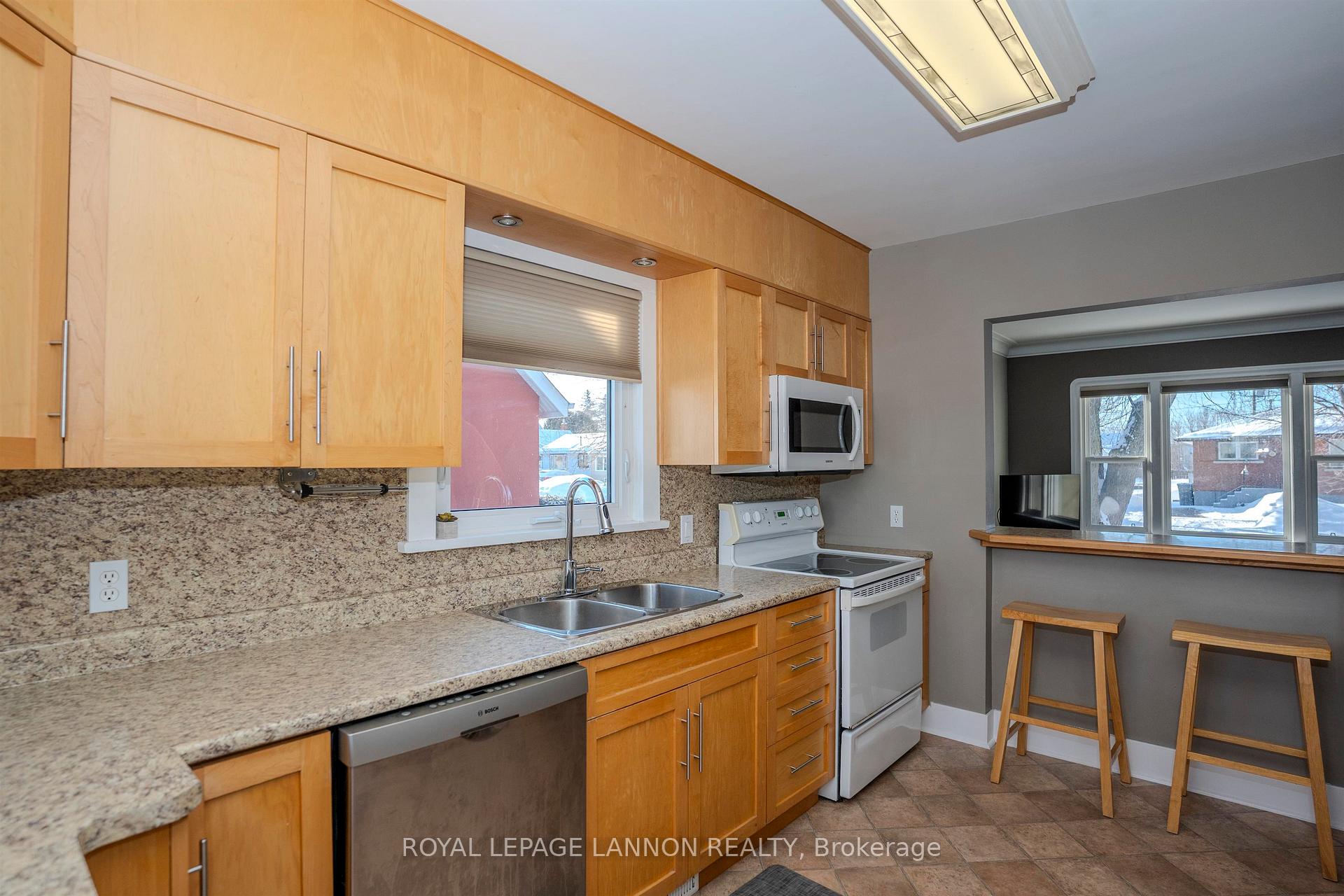 Photo 6 of 477 Empire Avenue E, Thunder Bay, Westfort — HOMEH