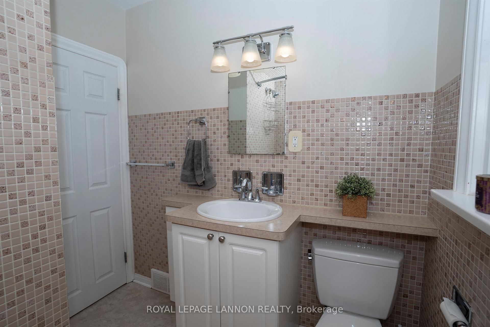Photo 13 of 477 Empire Avenue E, Thunder Bay, Westfort — HOMEH